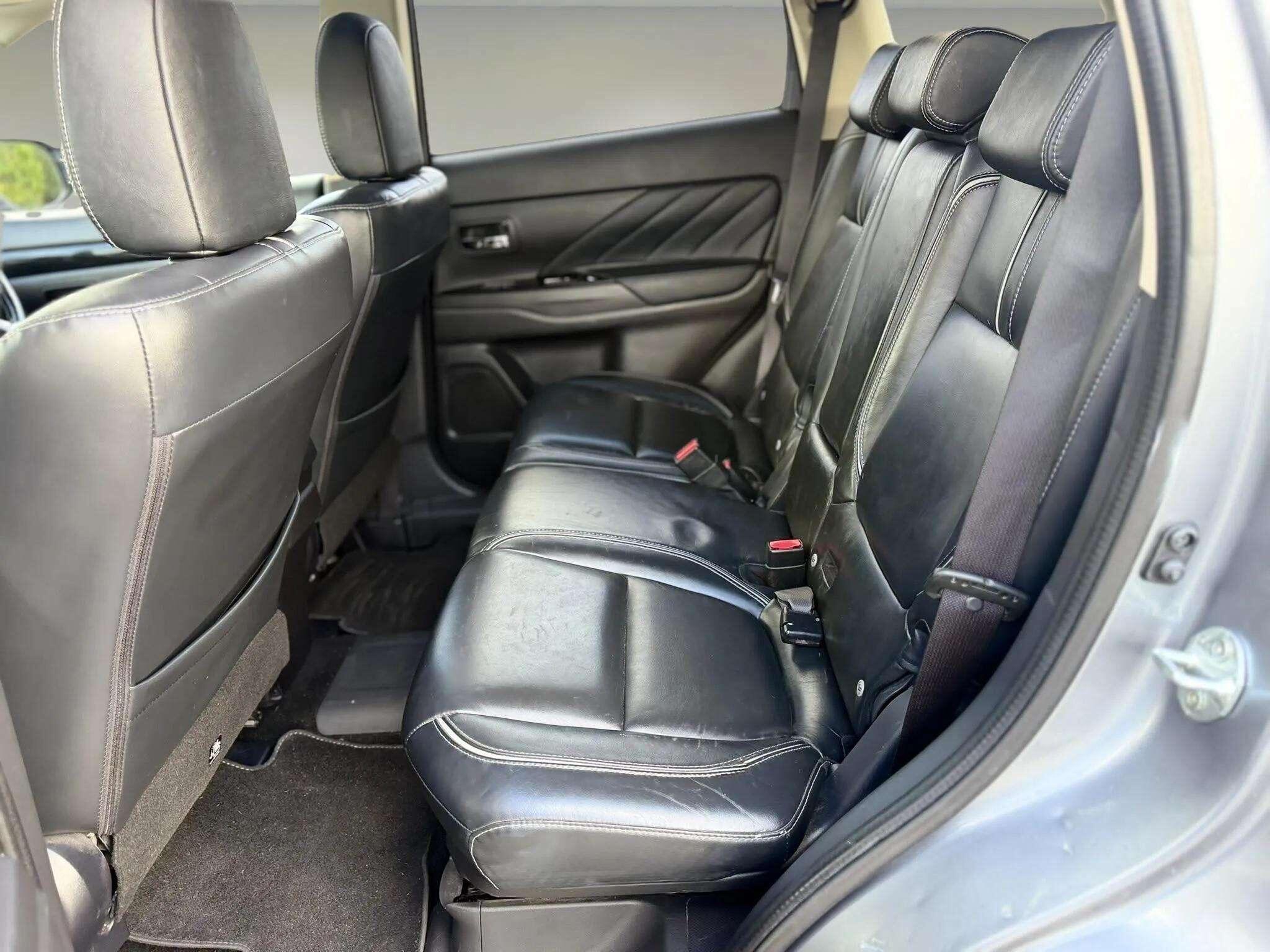 Mitsubishi Outlander view 41