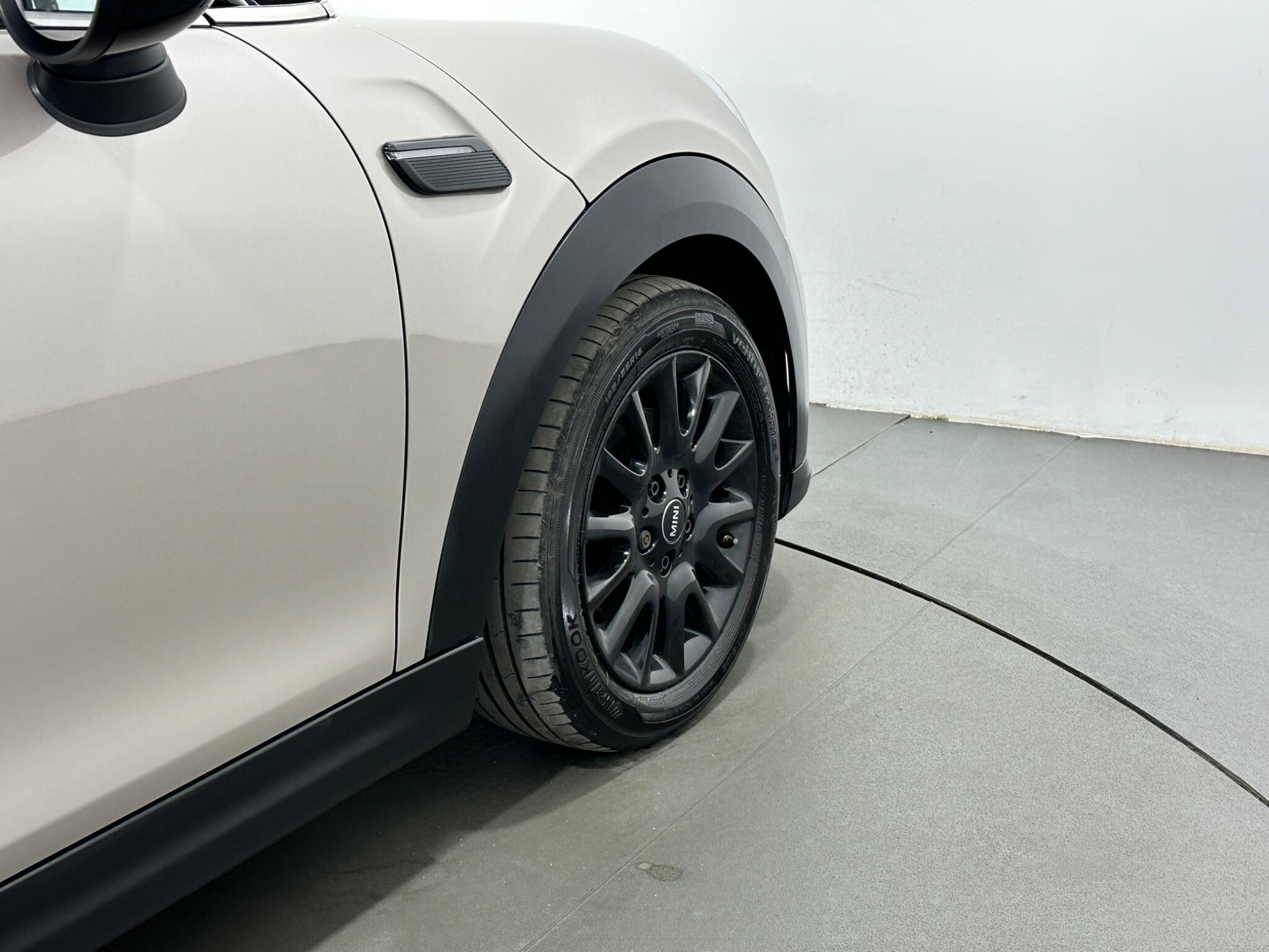 Mini Hatch view 47
