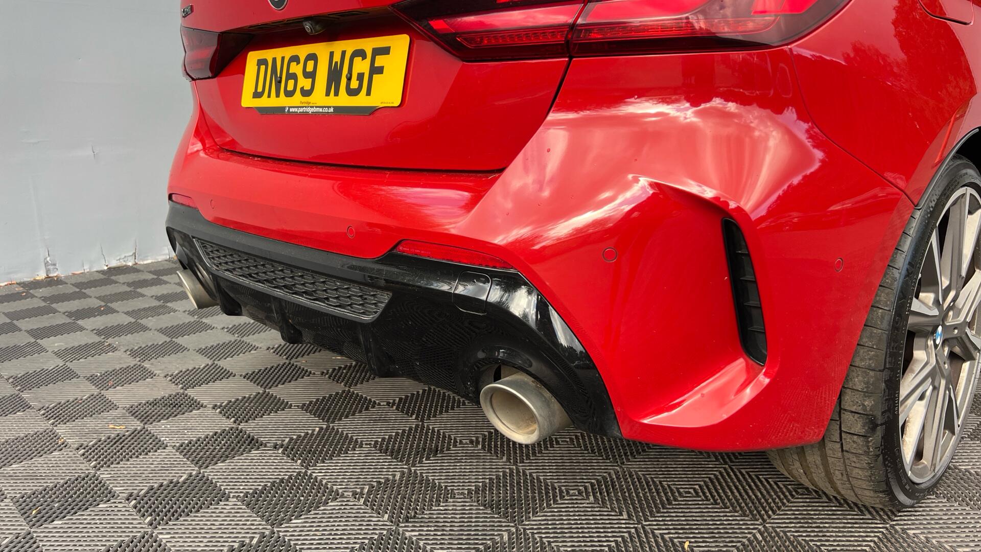 BMW 1 Series view 28
