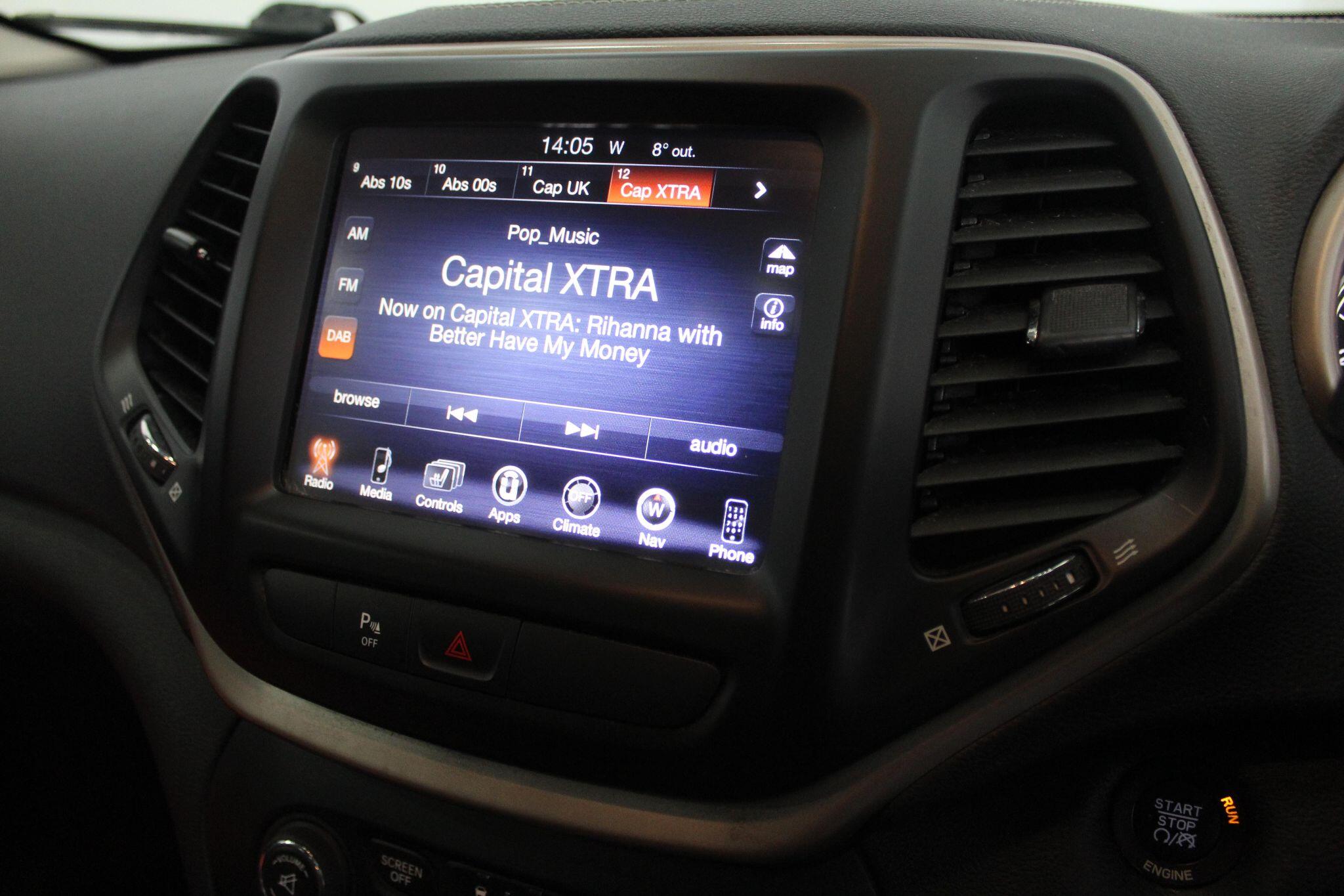 Jeep Cherokee view 38