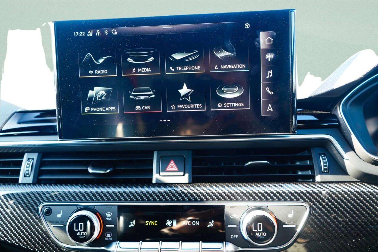 Audi RS4 Avant view 18