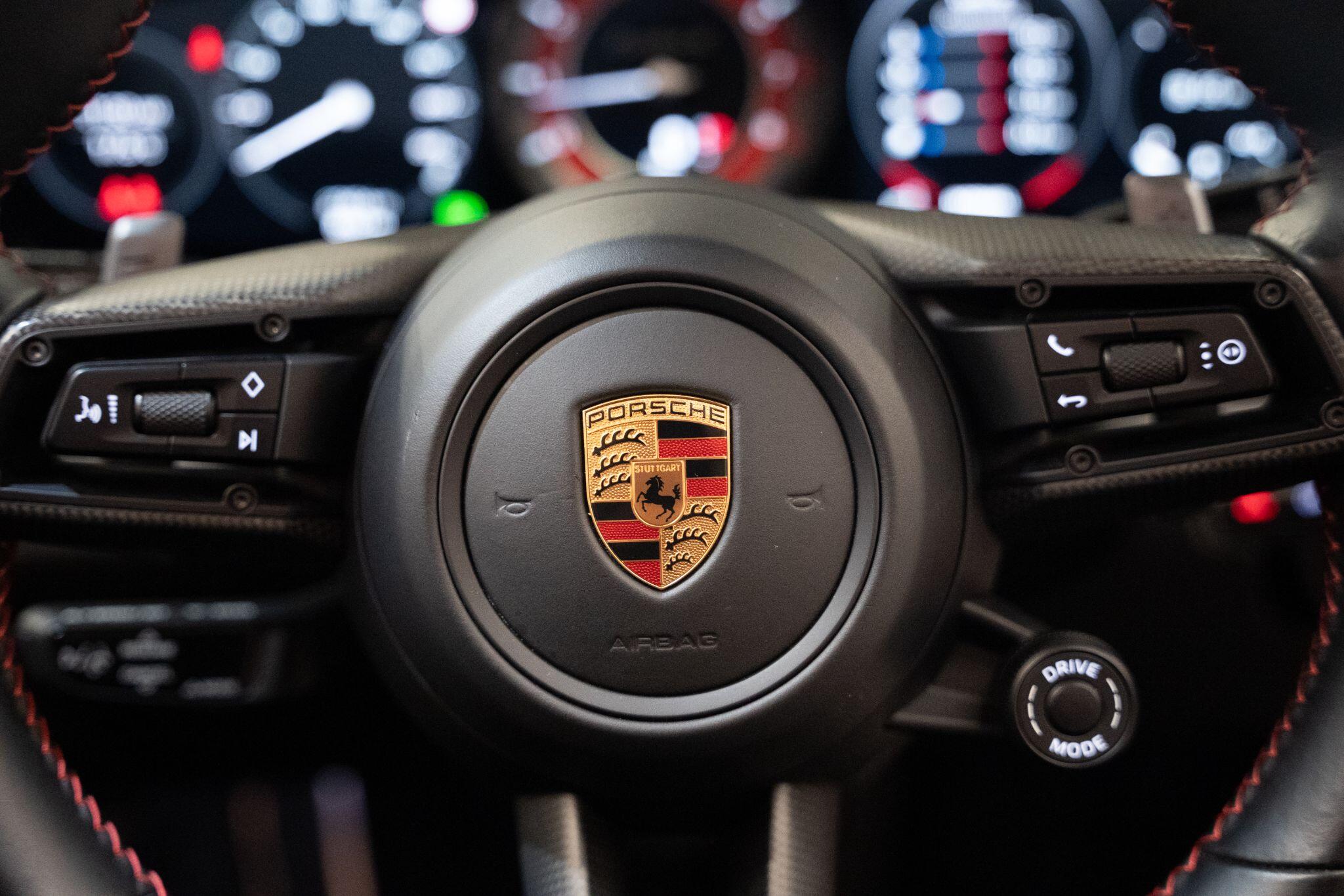 Porsche 911 view 25