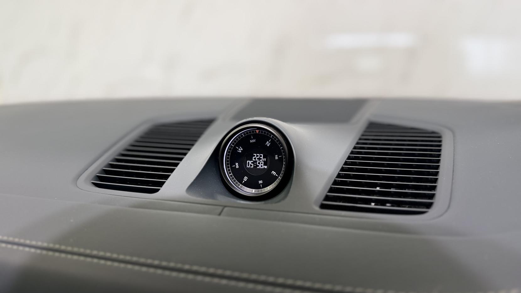 Porsche Cayenne view 19