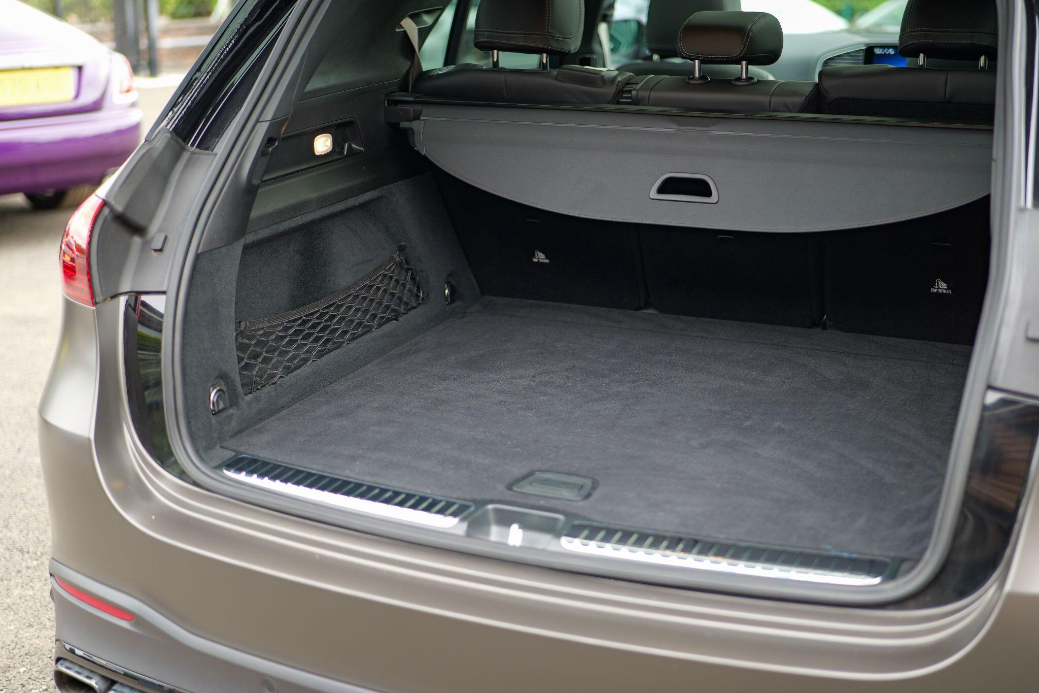 Mercedes-Benz Mercedes-Benz GLE view 32