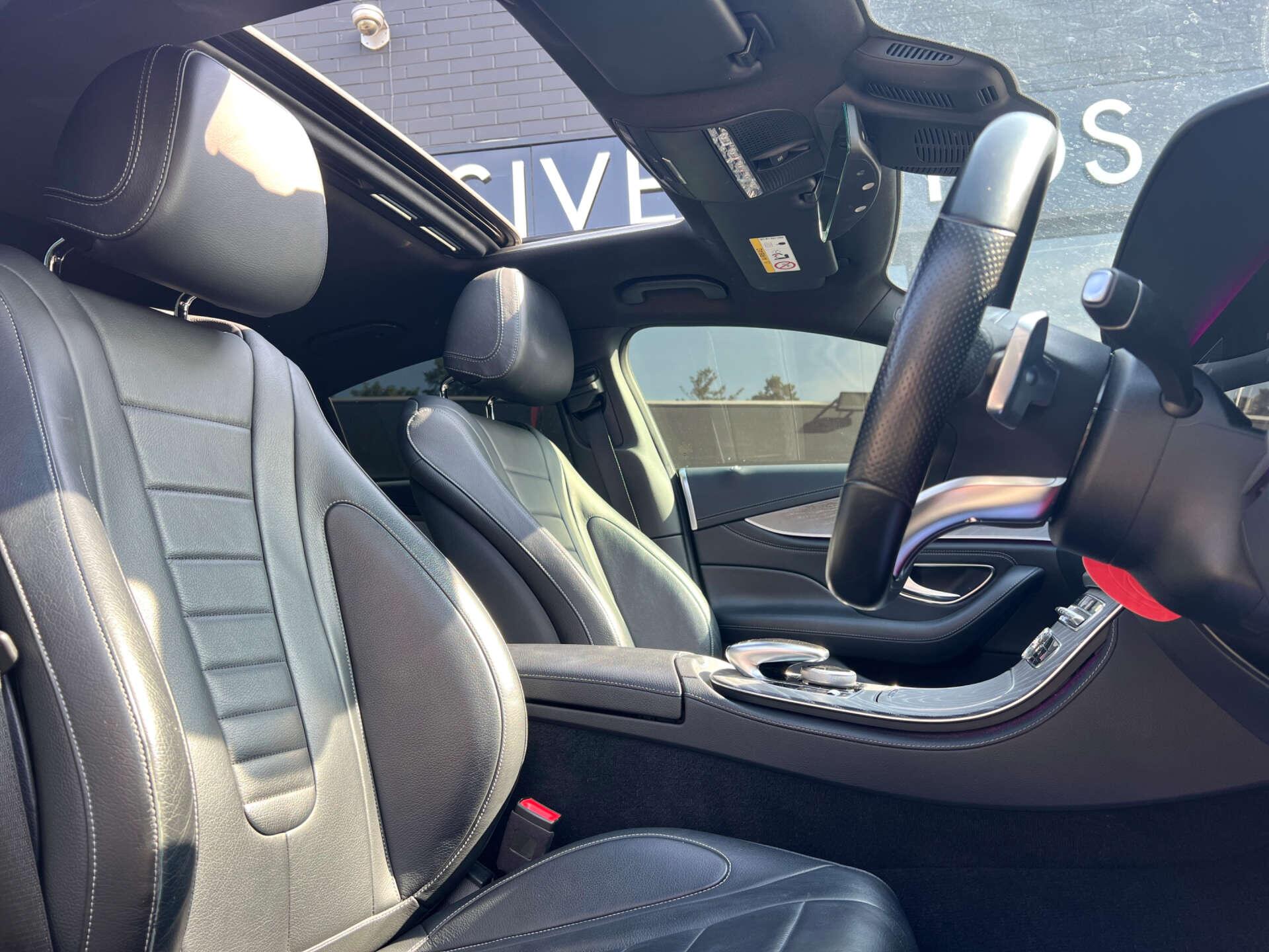 Mercedes-Benz CLS view 24