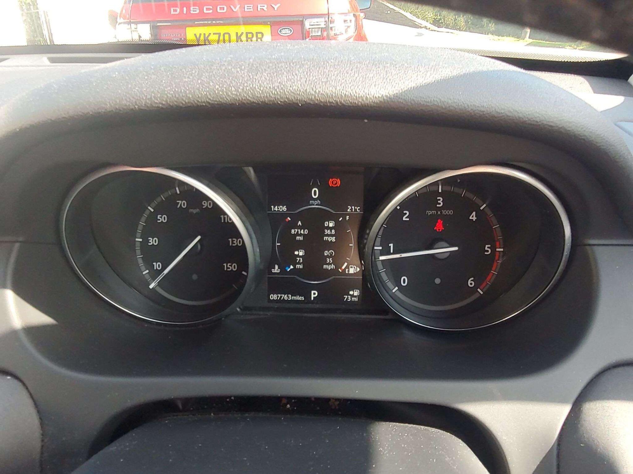 Land Rover Discovery Sport view 10