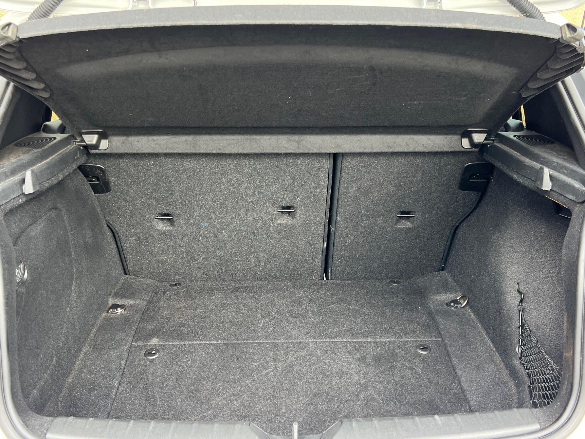 BMW 1 Series view 28