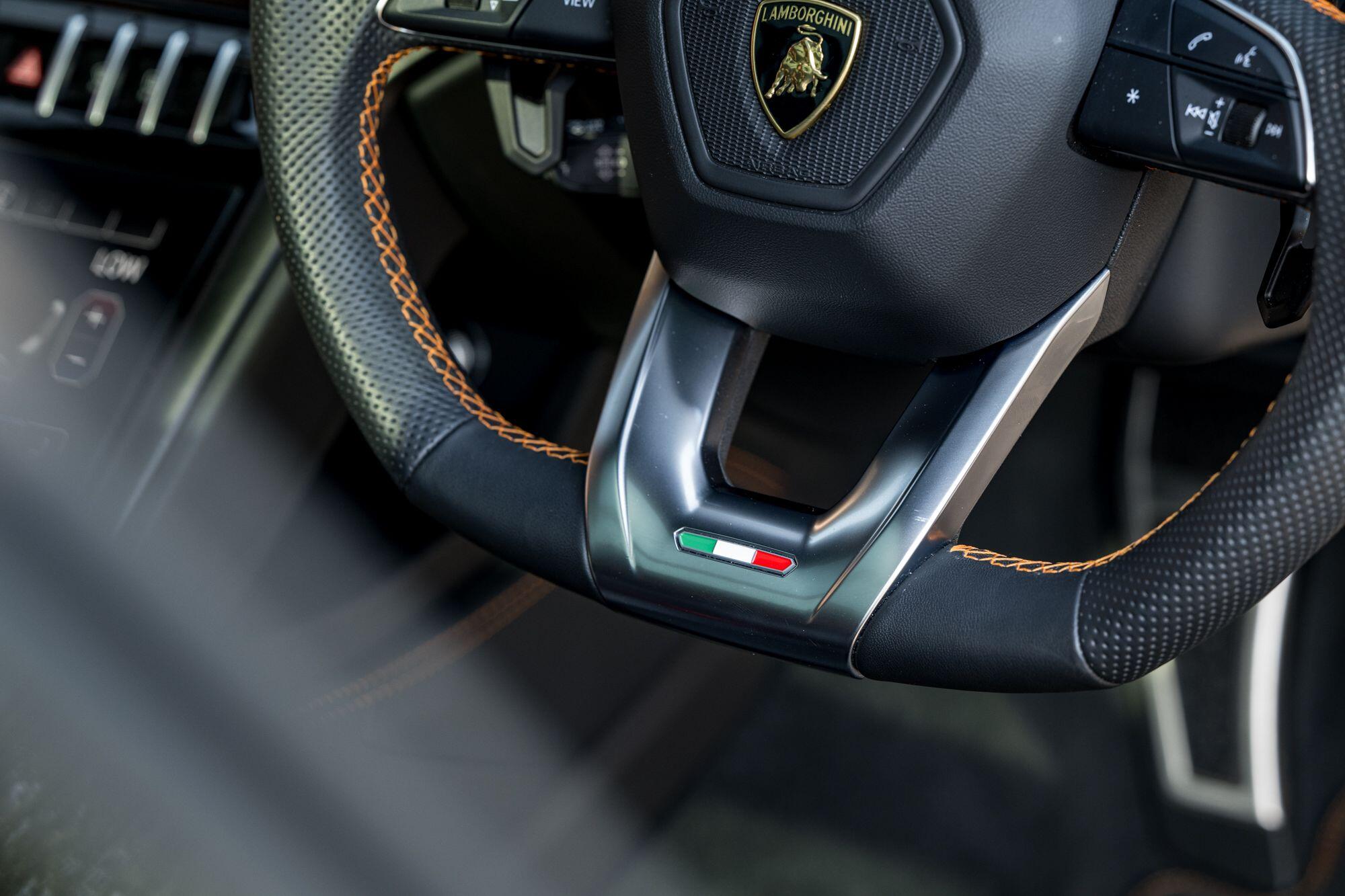 Lamborghini Urus view 47