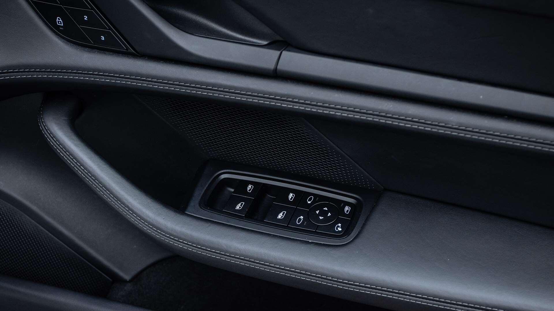 Porsche Taycan view 29