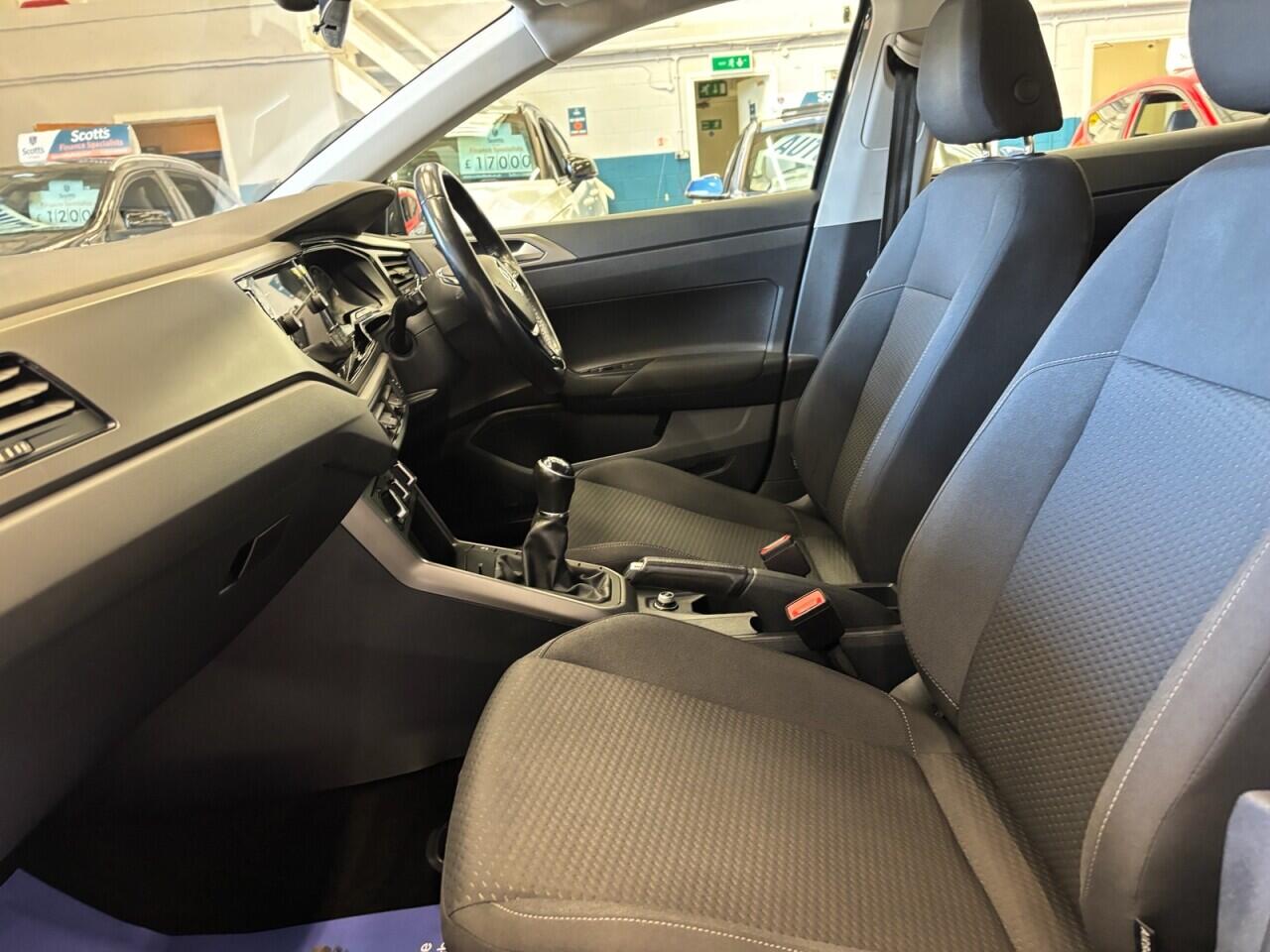 Volkswagen Polo view 25