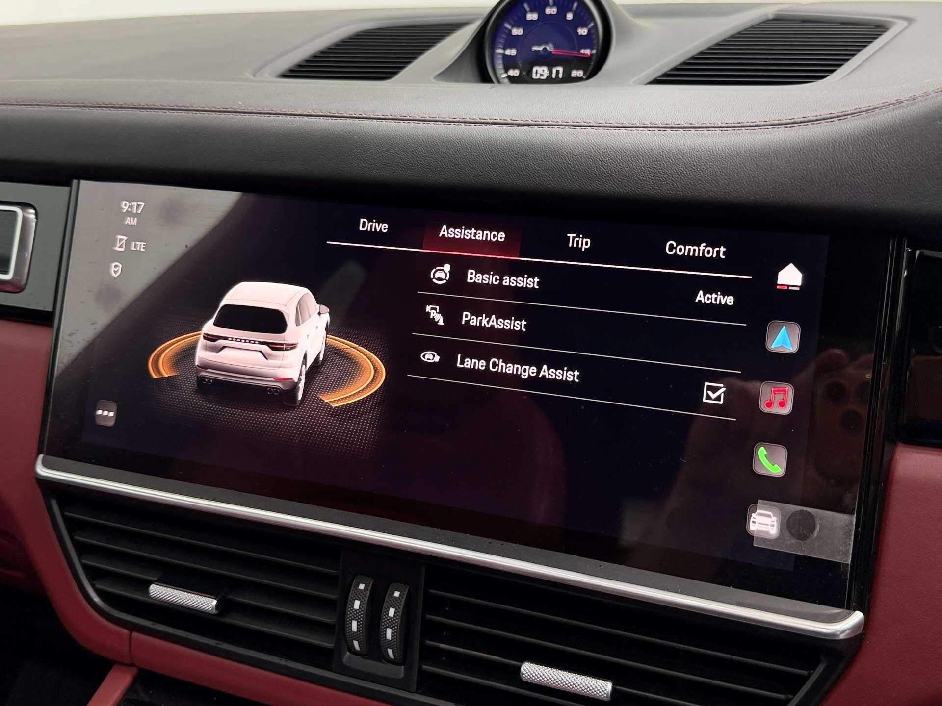Porsche Cayenne view 52
