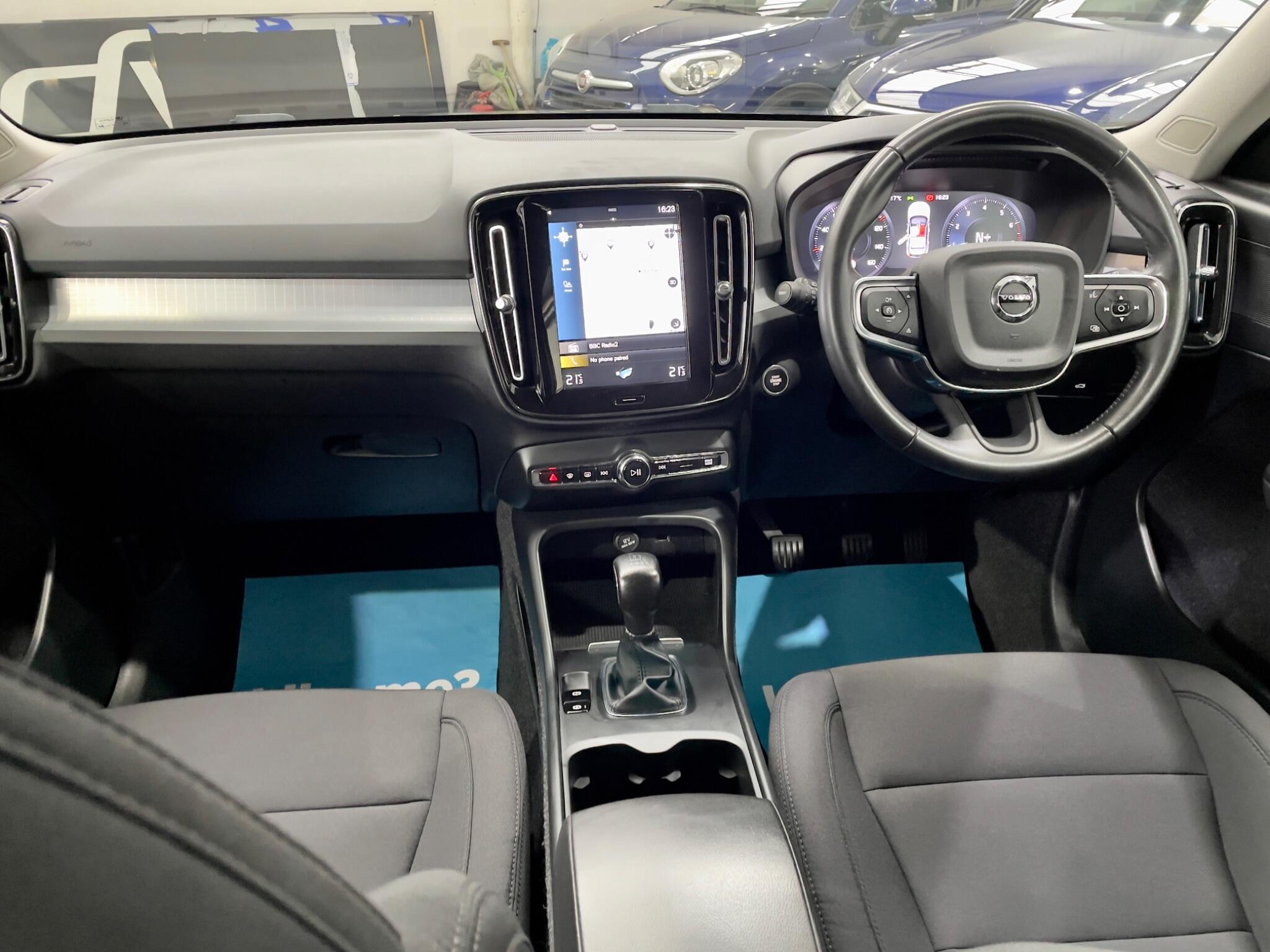 Volvo XC40 view 9