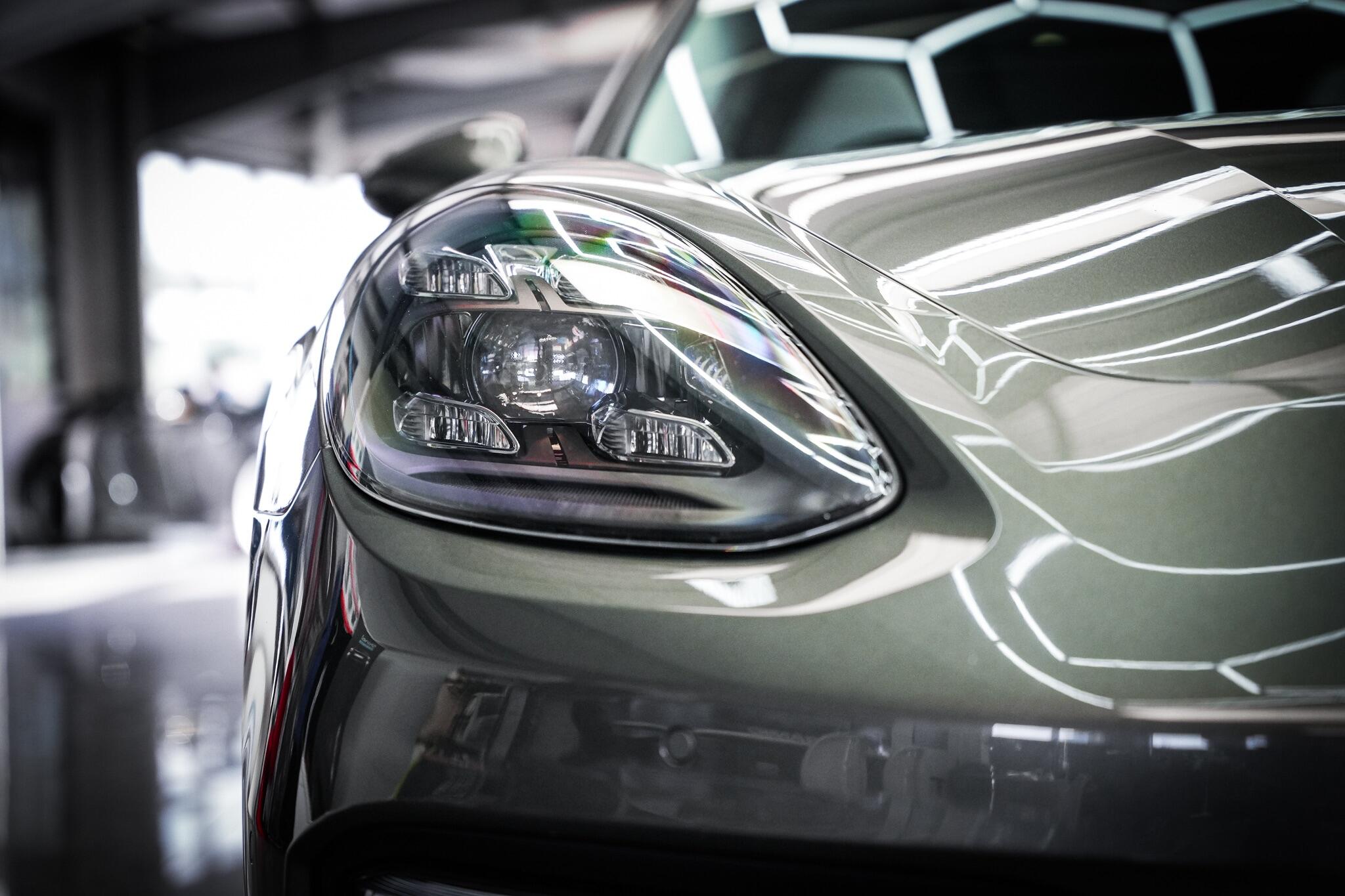 Porsche Panamera view 32