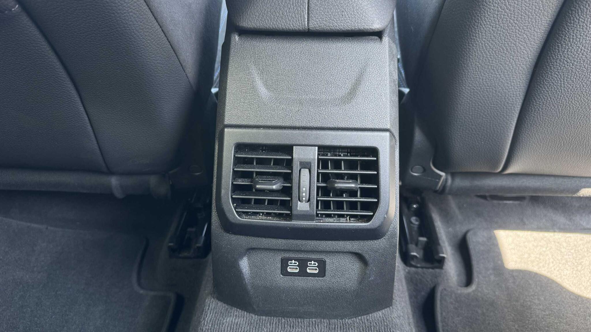 BMW 1 Series view 9
