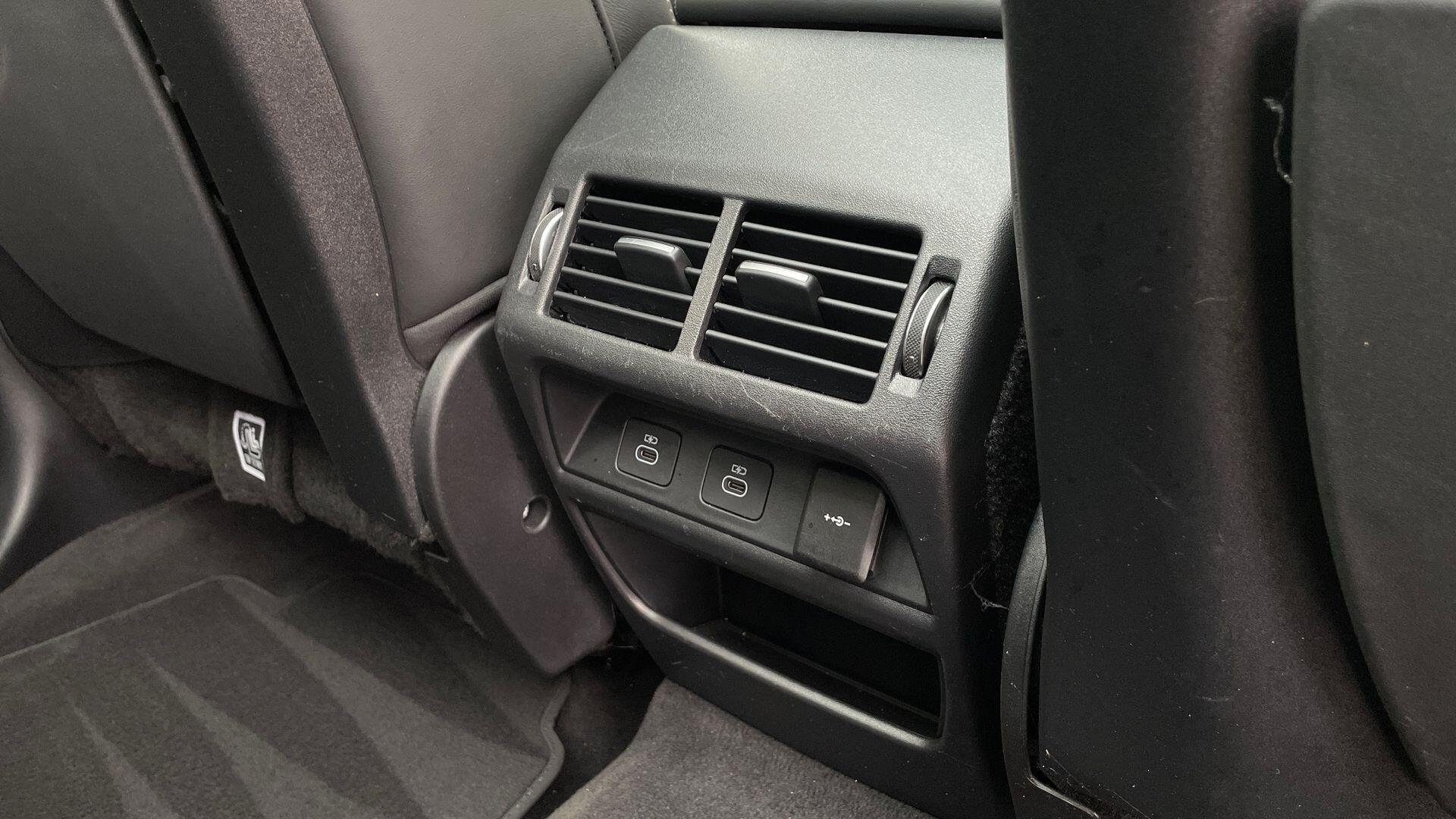 Land Rover Discovery Sport view 18