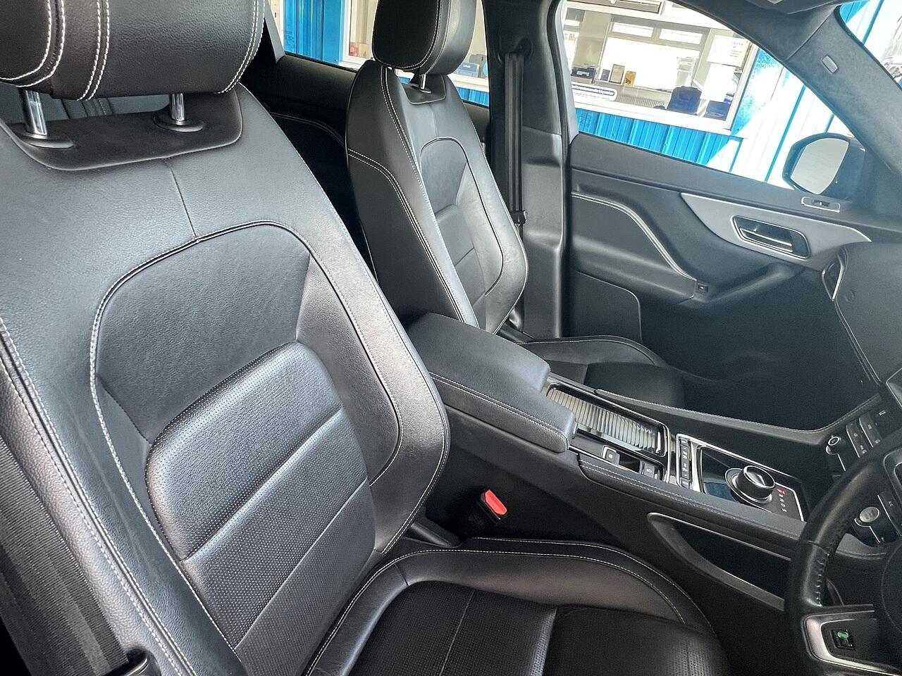 Jaguar F-Pace view 10