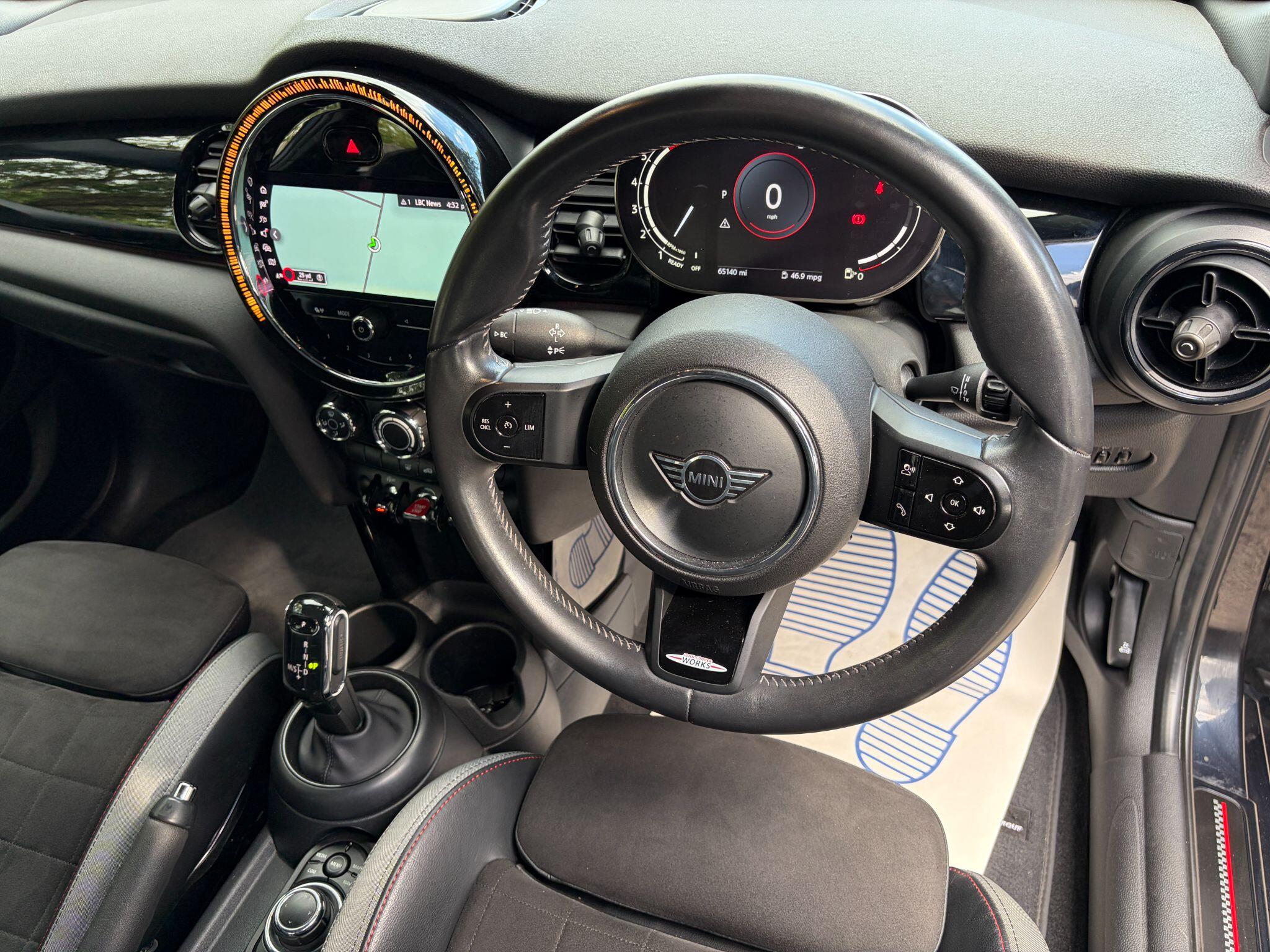 Mini Hatch view 22