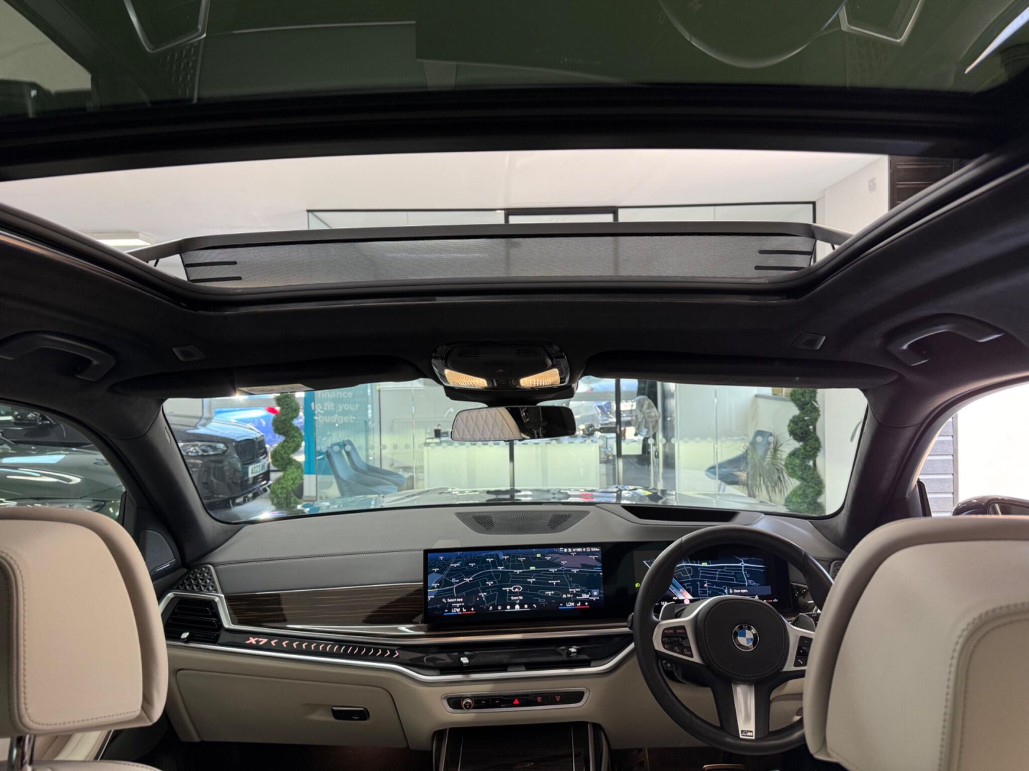 BMW X7 view 7