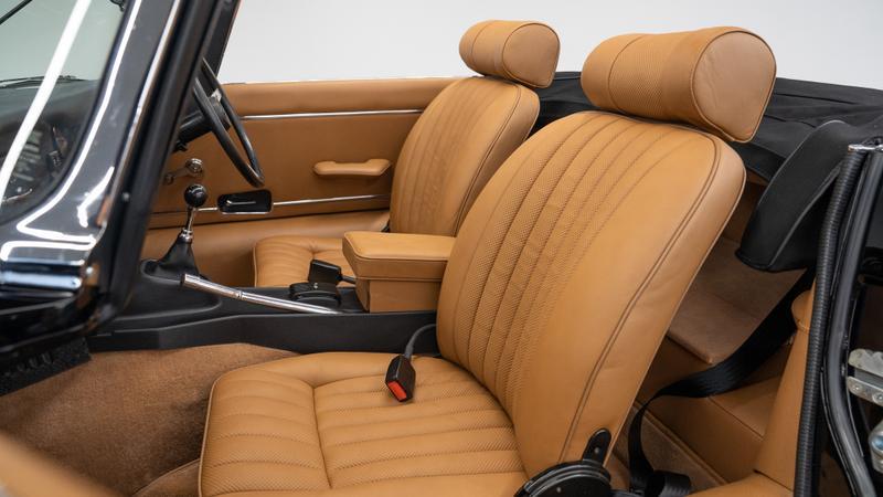 Jaguar E-Type view 23