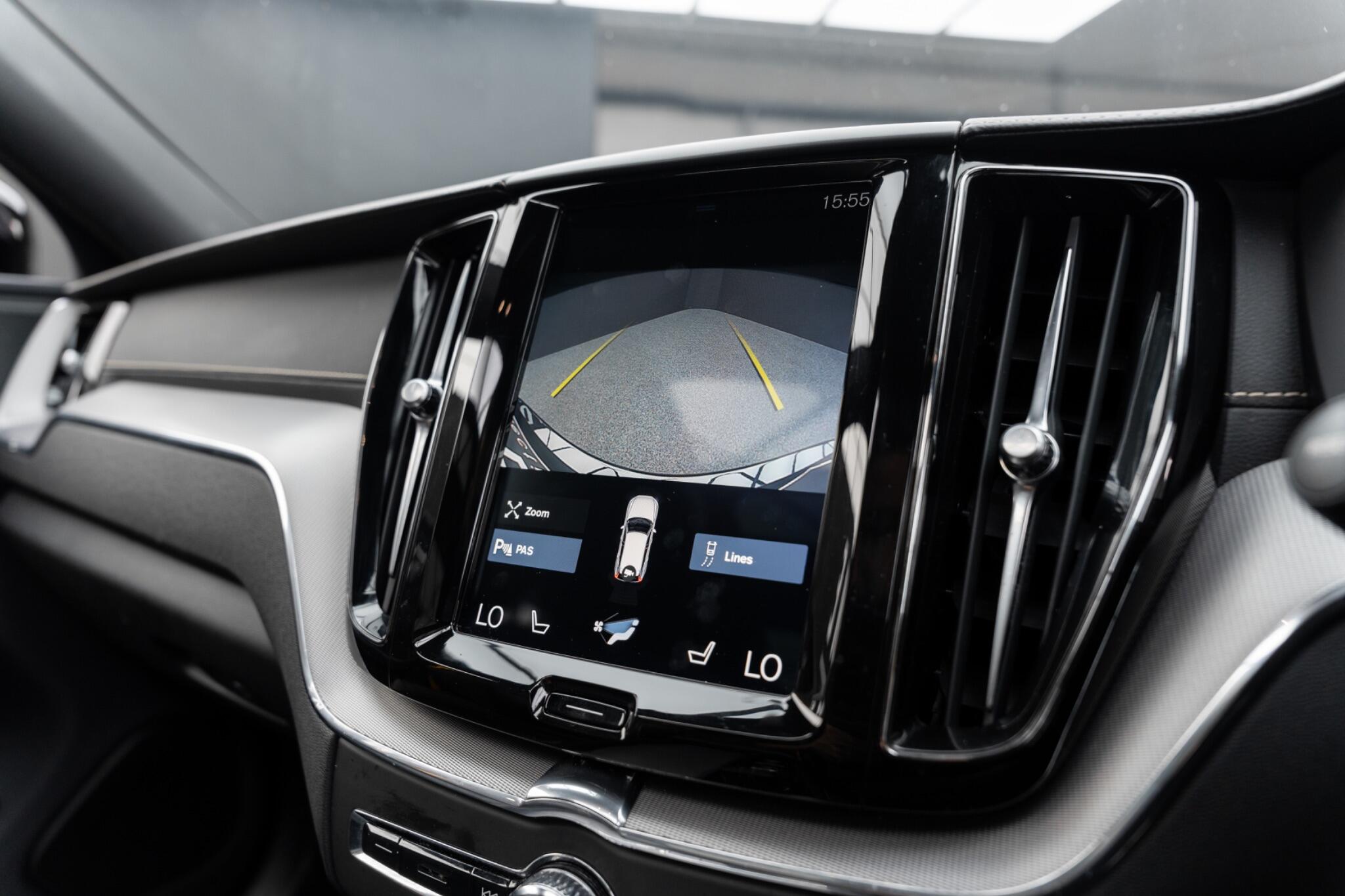 Volvo XC60 view 16