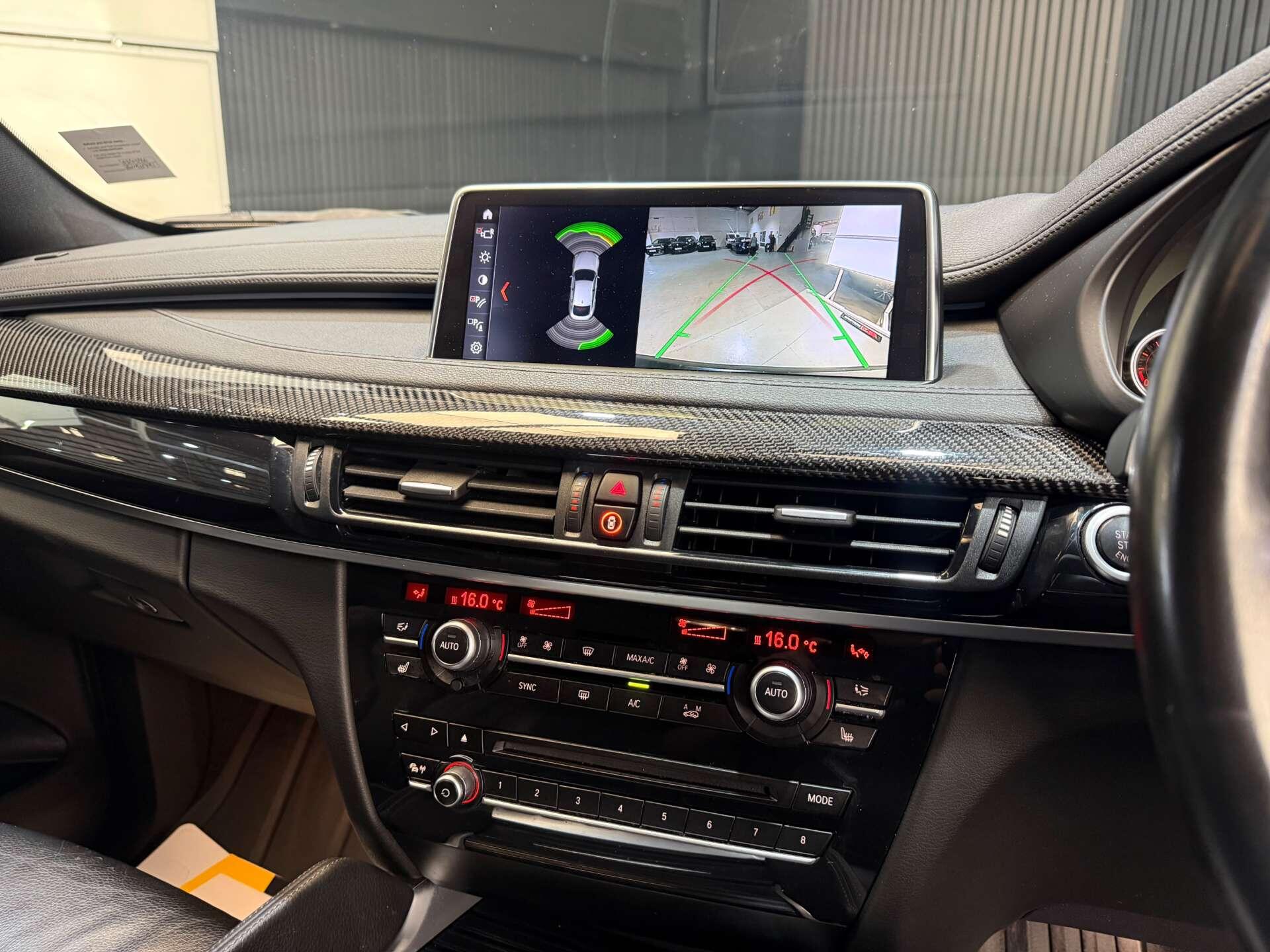 BMW X6 view 23
