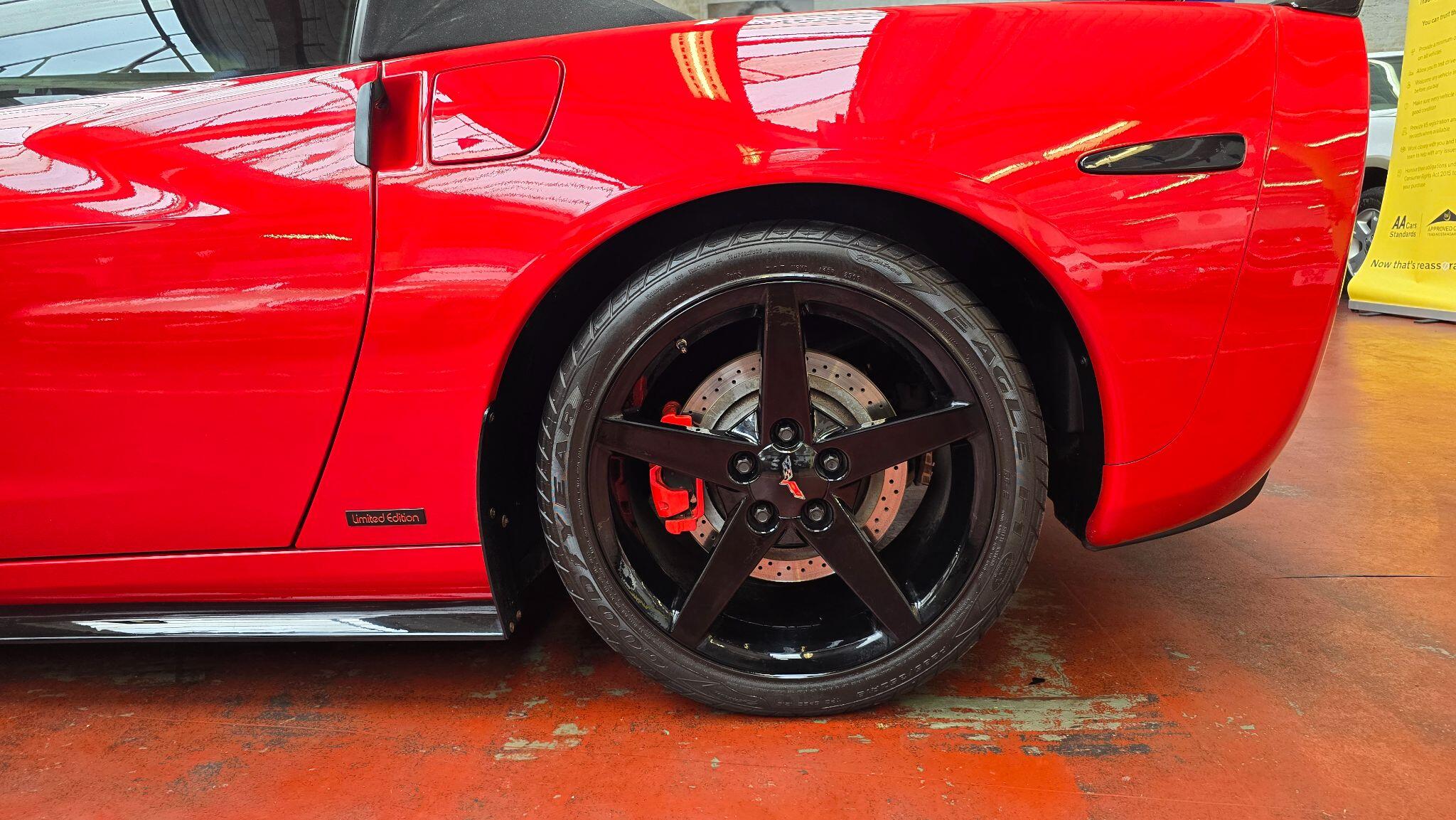 Chevrolet Corvette view 31