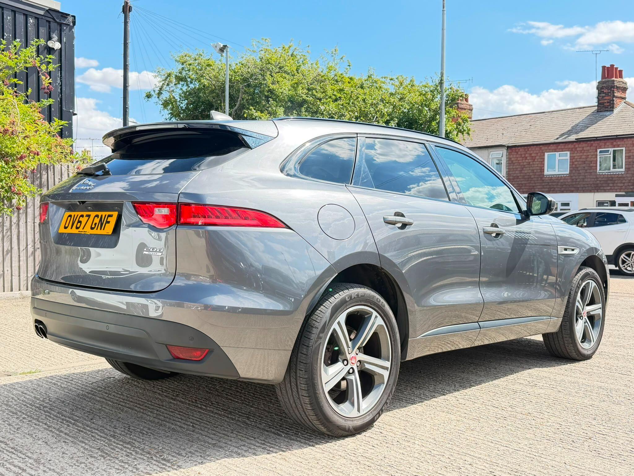 Jaguar F-Pace view 3