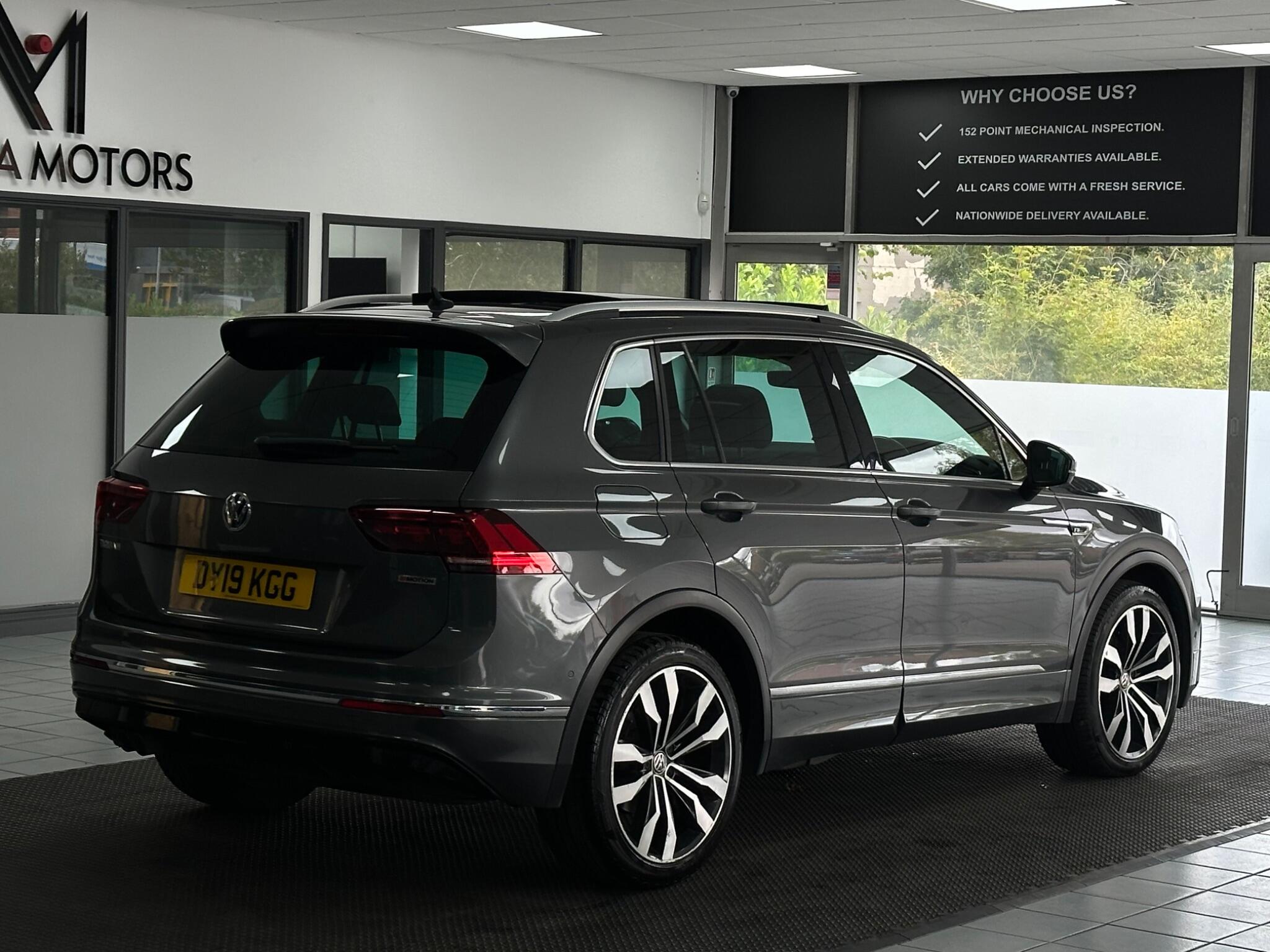 Volkswagen Tiguan view 13