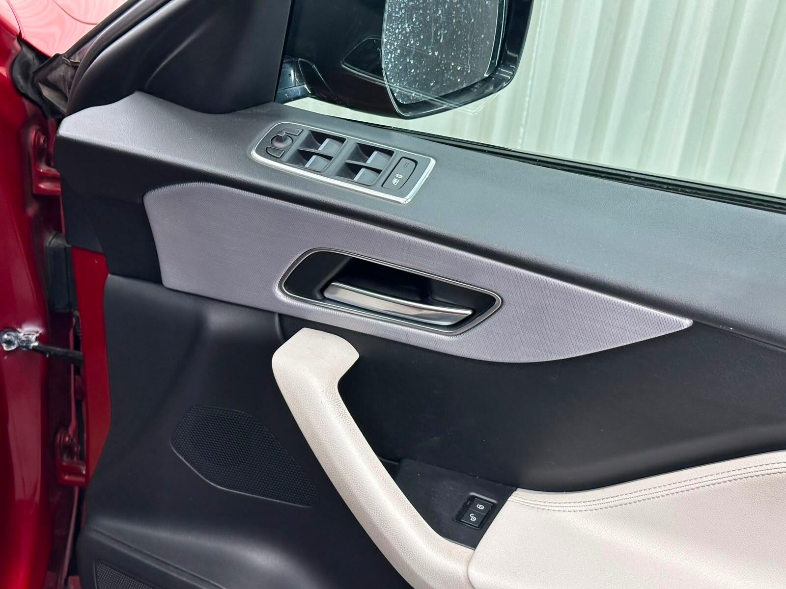 Jaguar F-Pace view 48