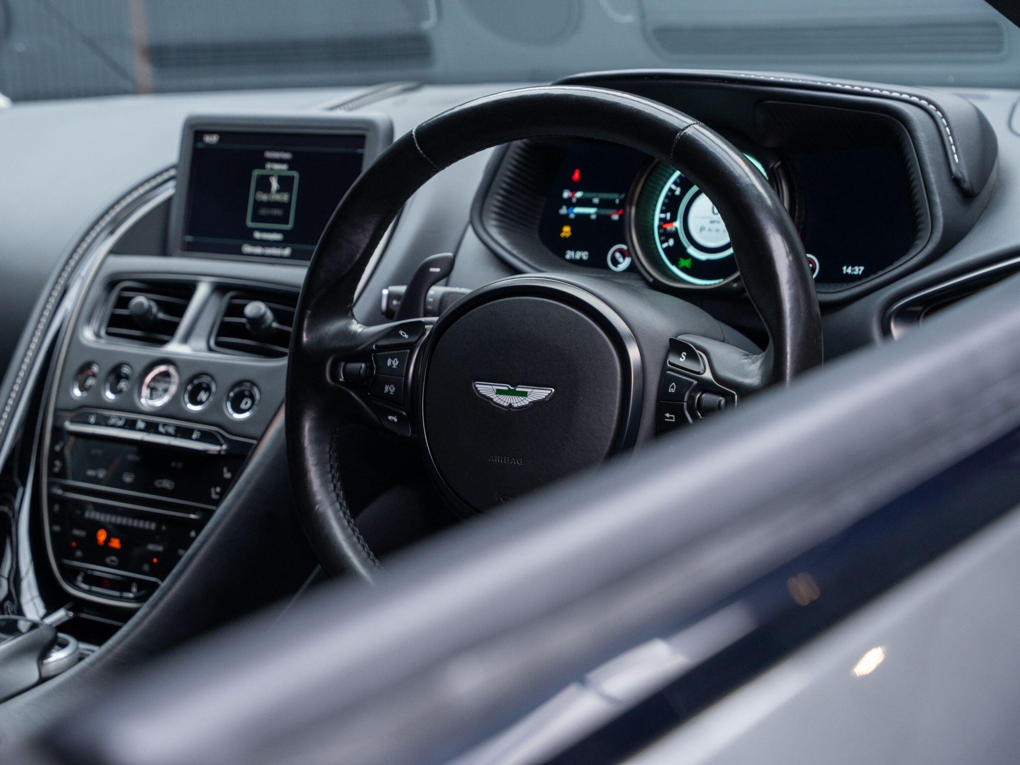 Aston Martin DB11 view 31