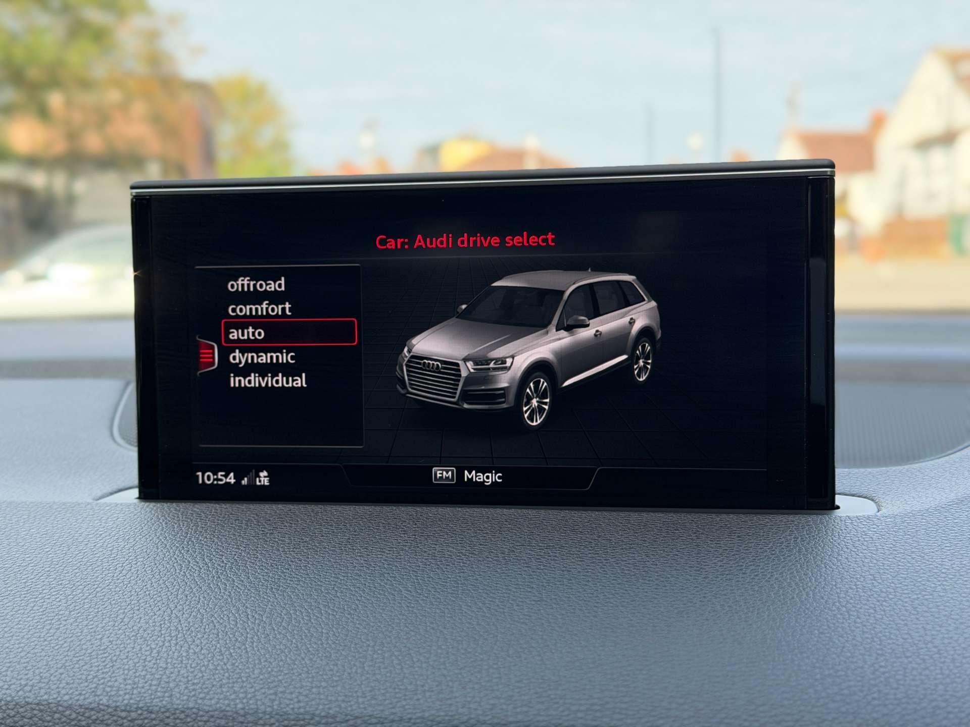 Audi Q7 view 51