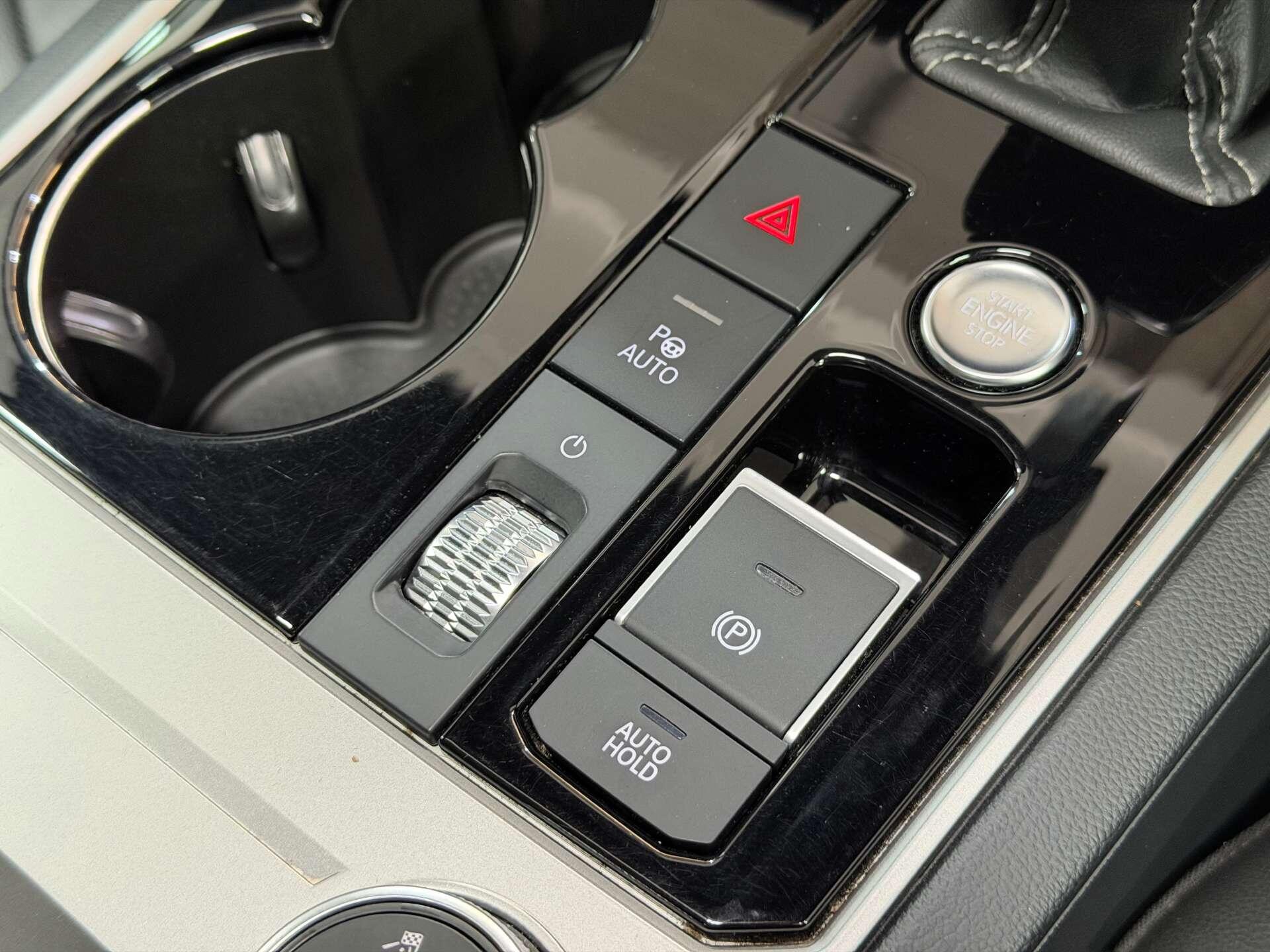 Volkswagen Touareg view 44