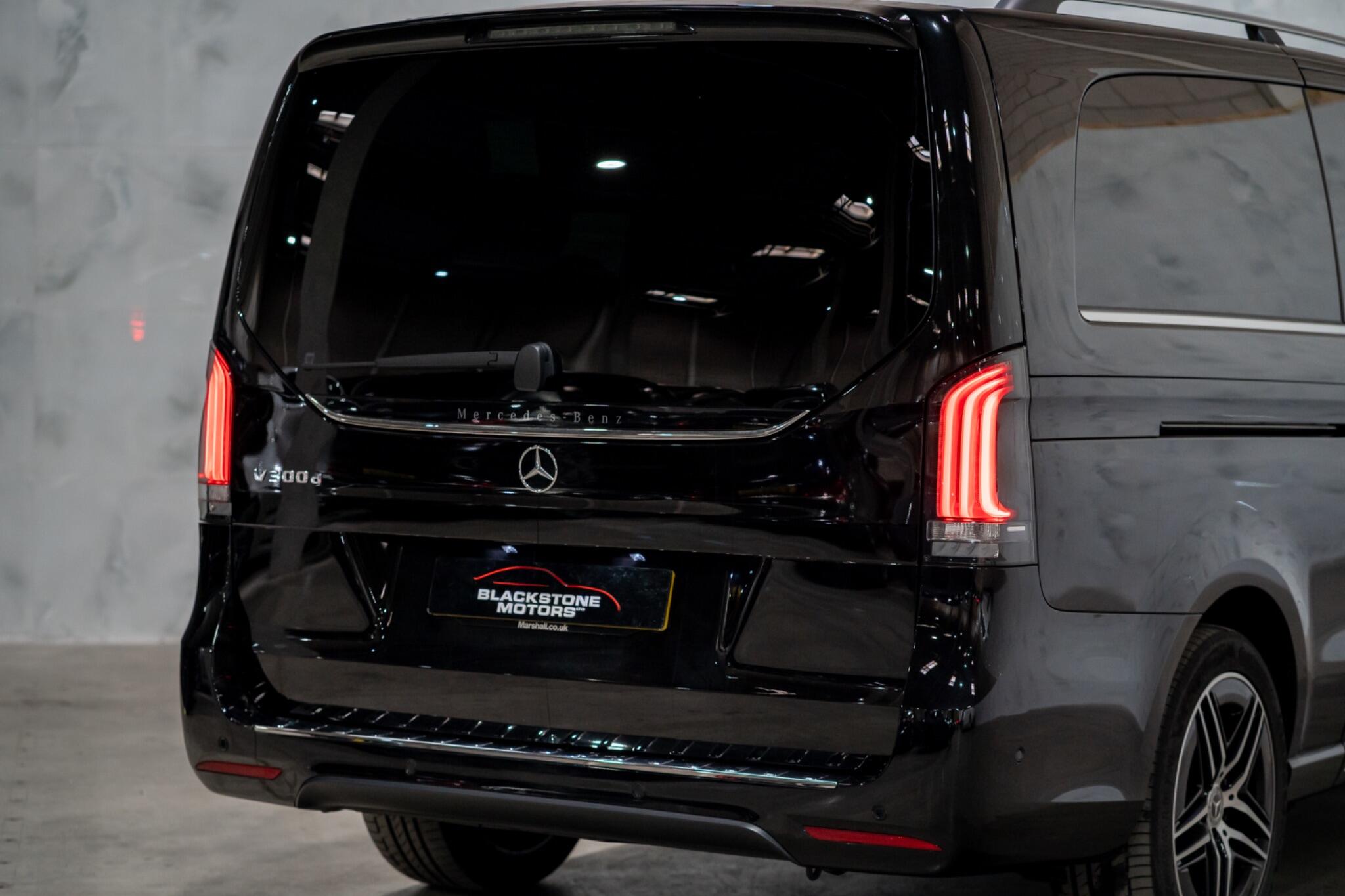Mercedes-Benz V-Class view 10