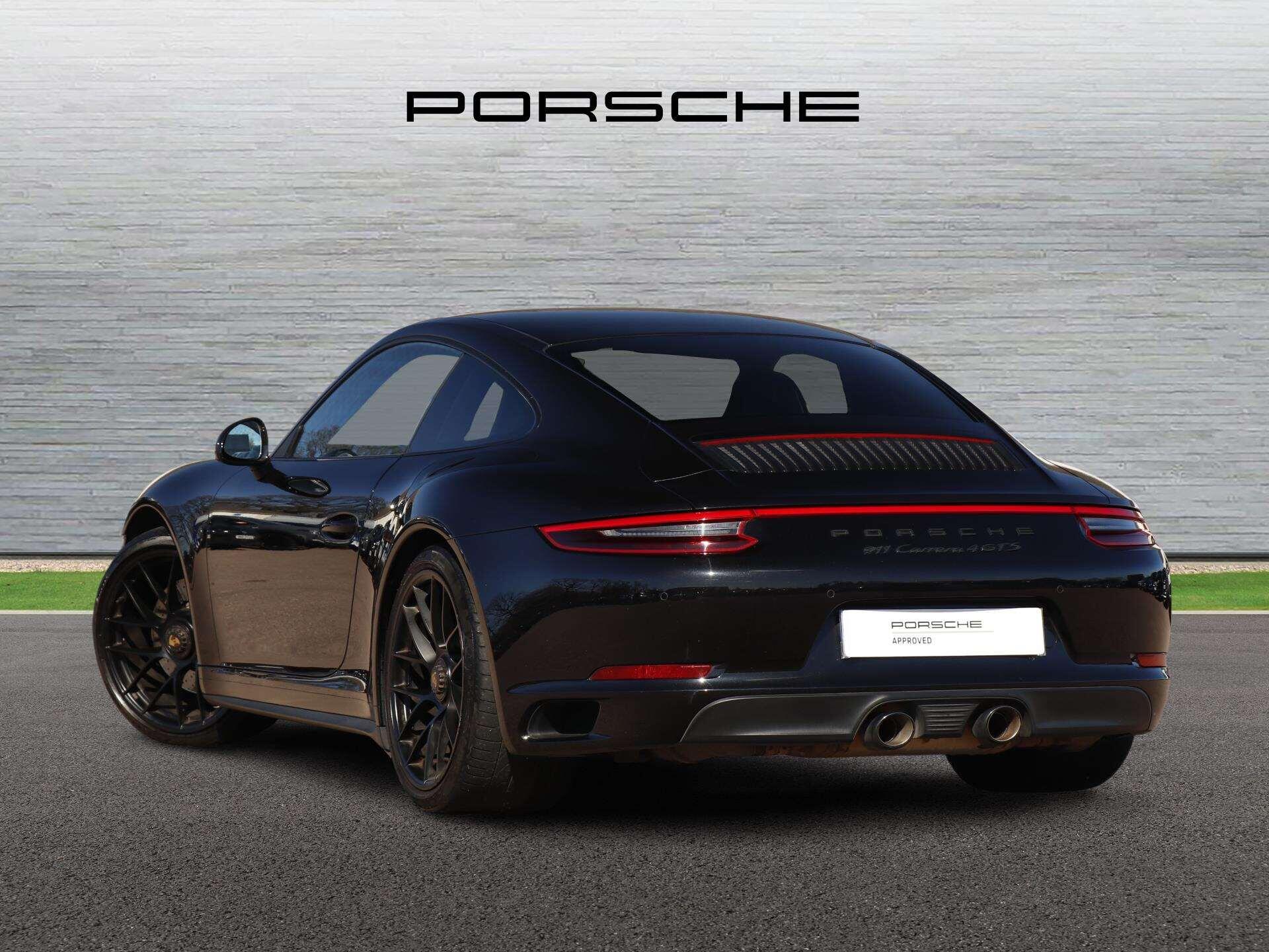 Porsche 911 view 2