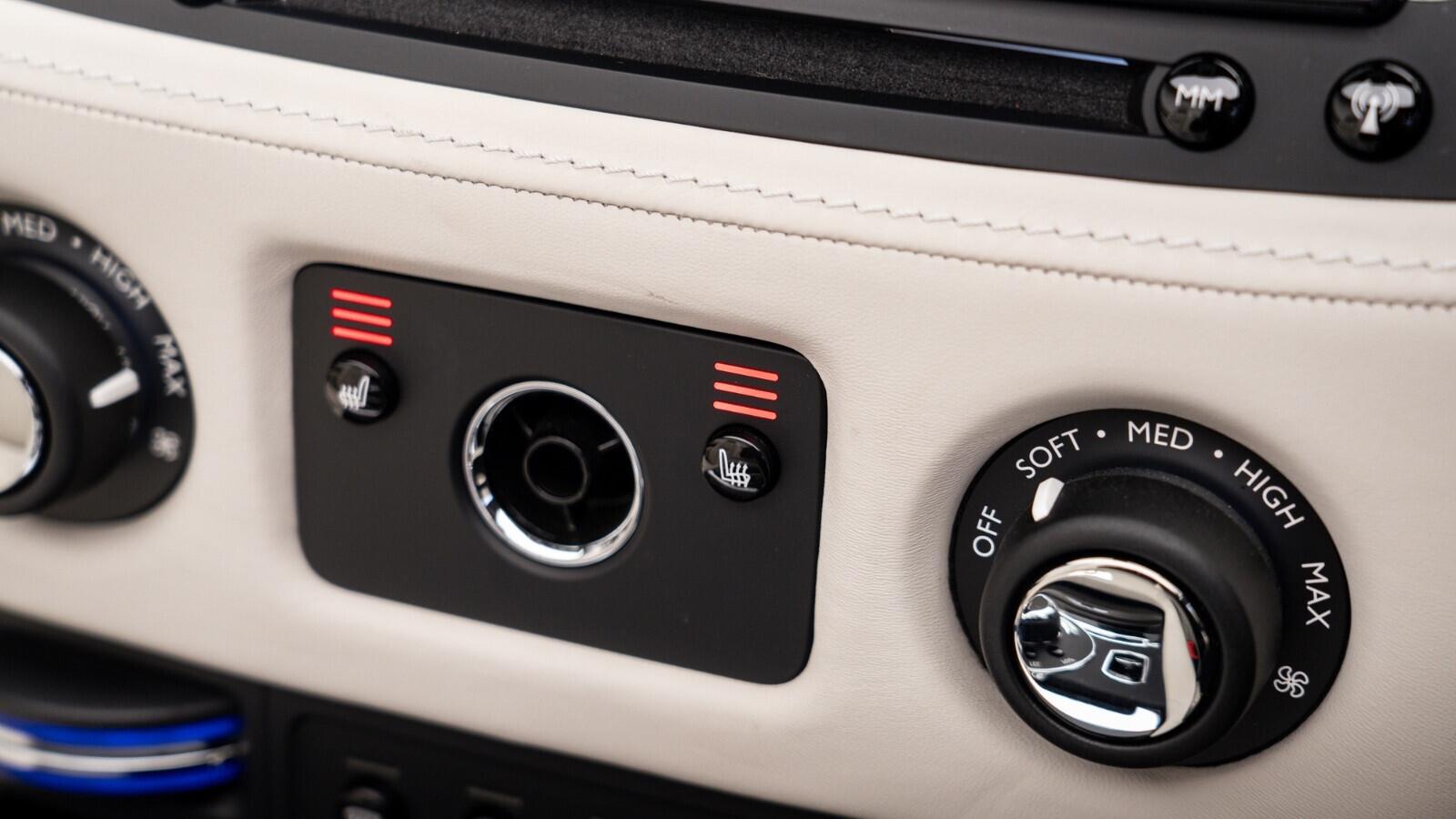 Rolls-Royce Dawn view 31