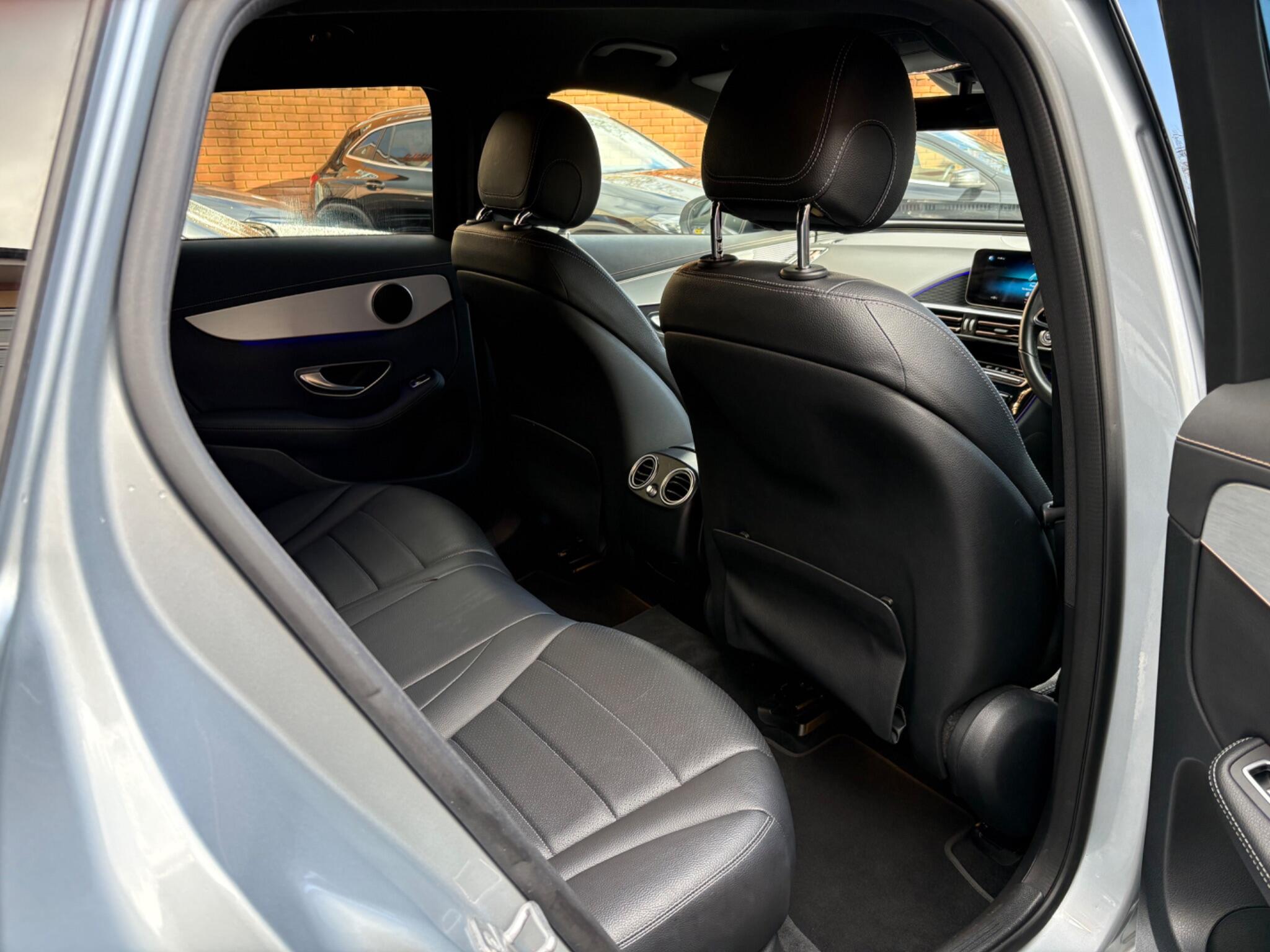 Mercedes-Benz EQC view 11