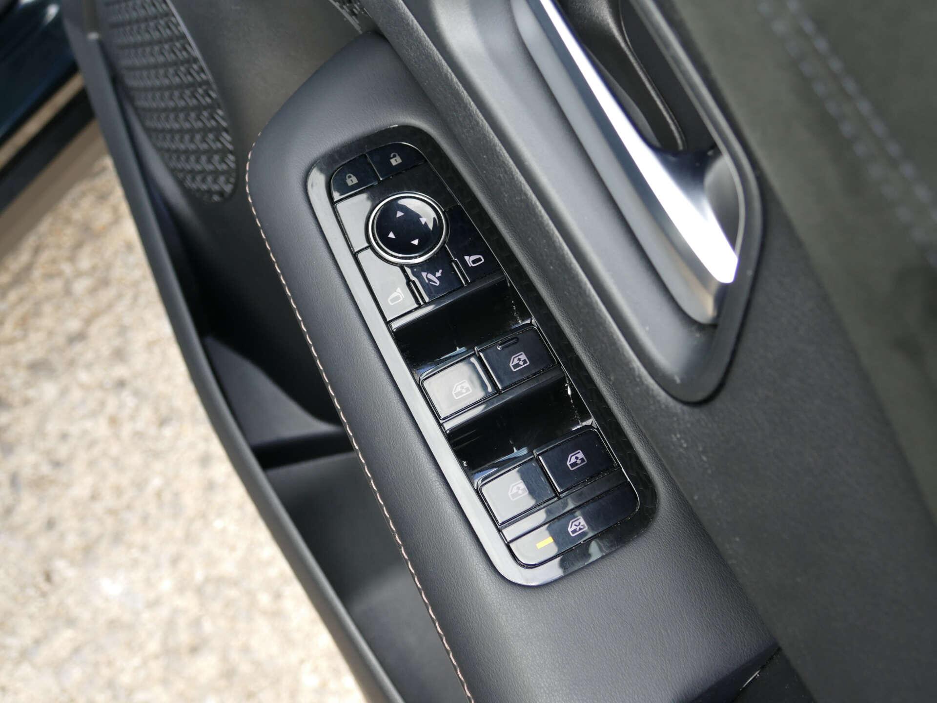 Nissan Ariya view 35