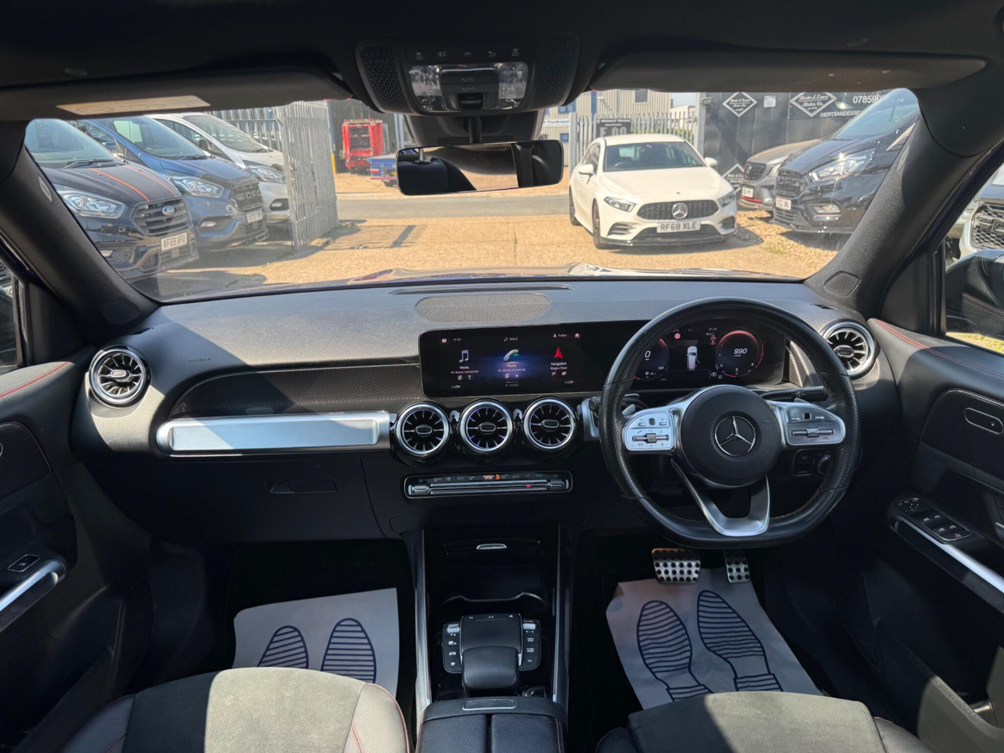 Mercedes-Benz GLB view 12