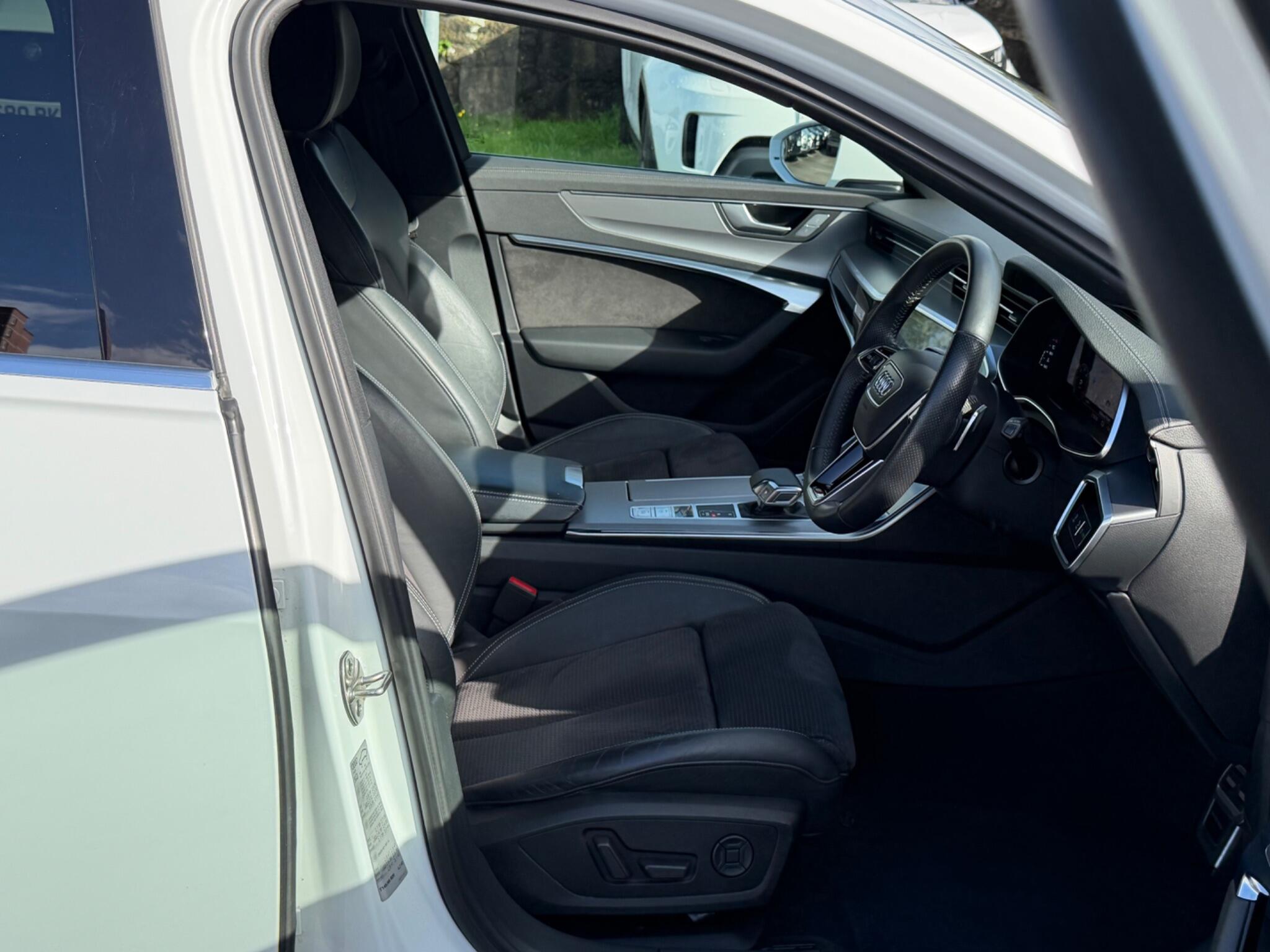 Audi A6 view 13