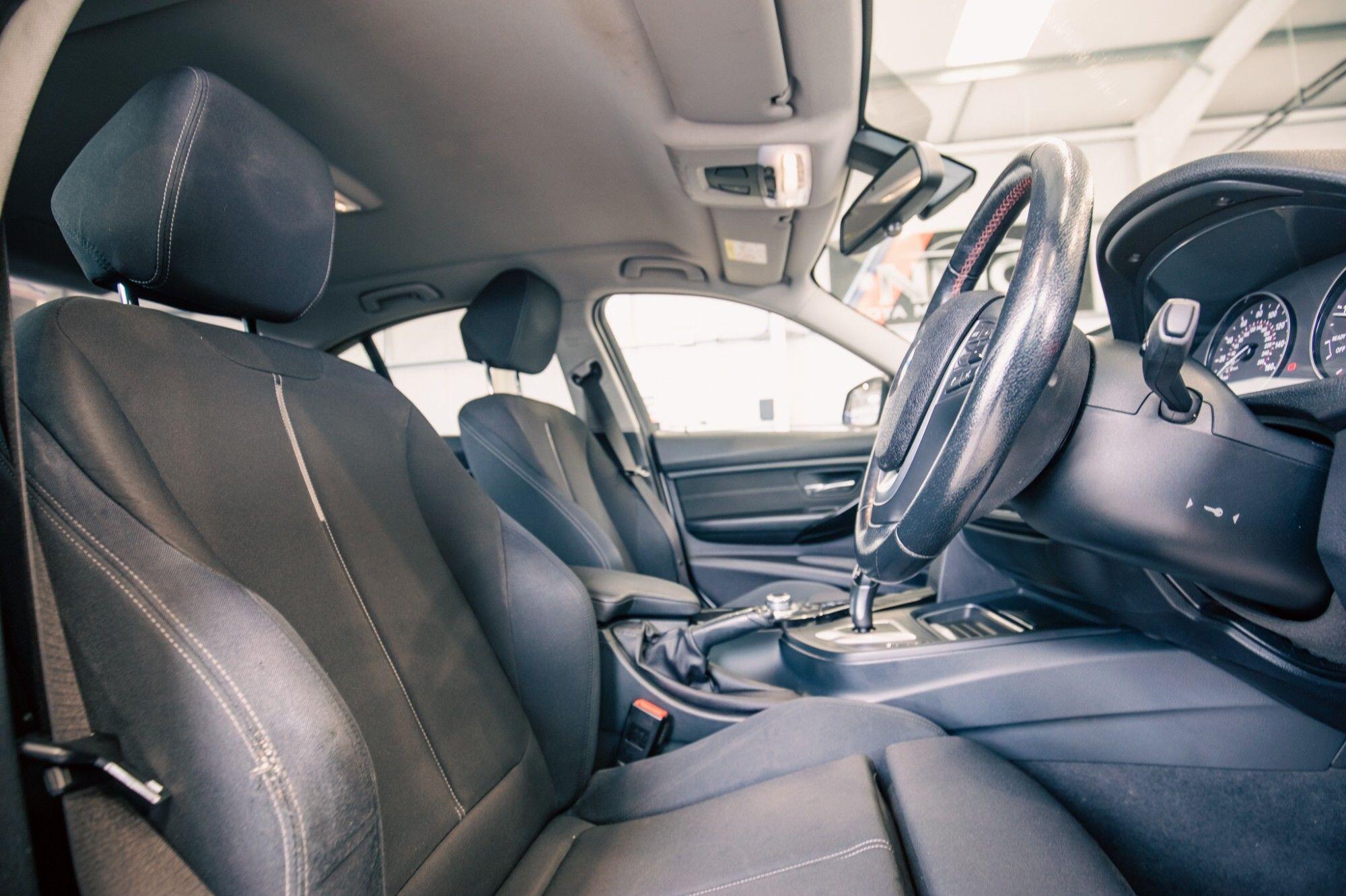 BMW 3 Series view 3