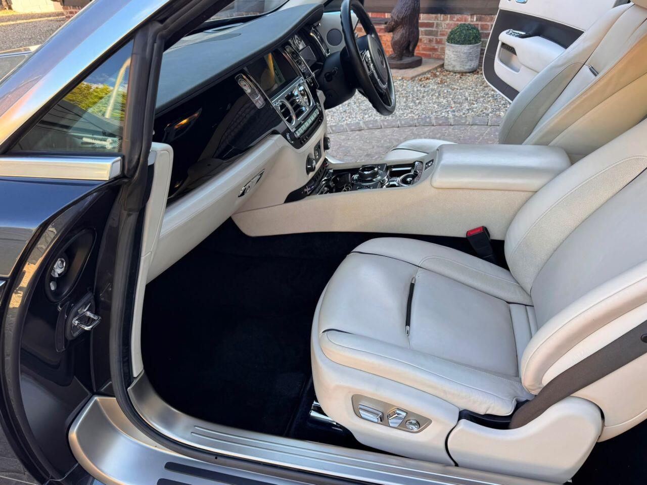 Rolls-Royce Wraith view 10