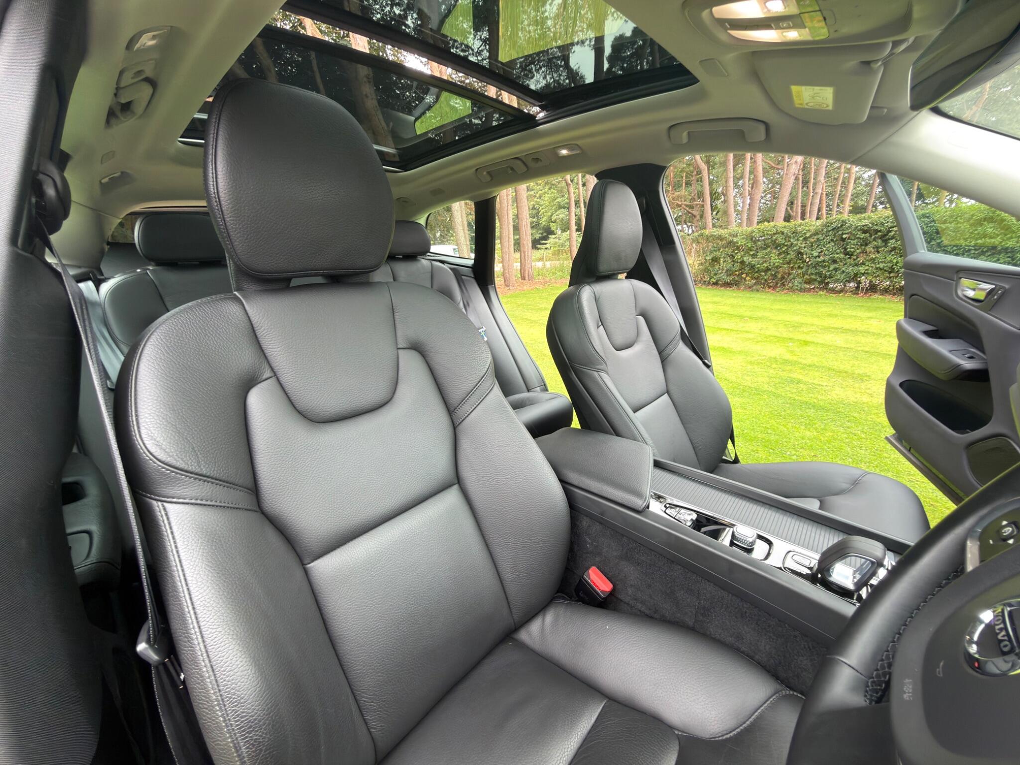 Volvo XC60 view 24