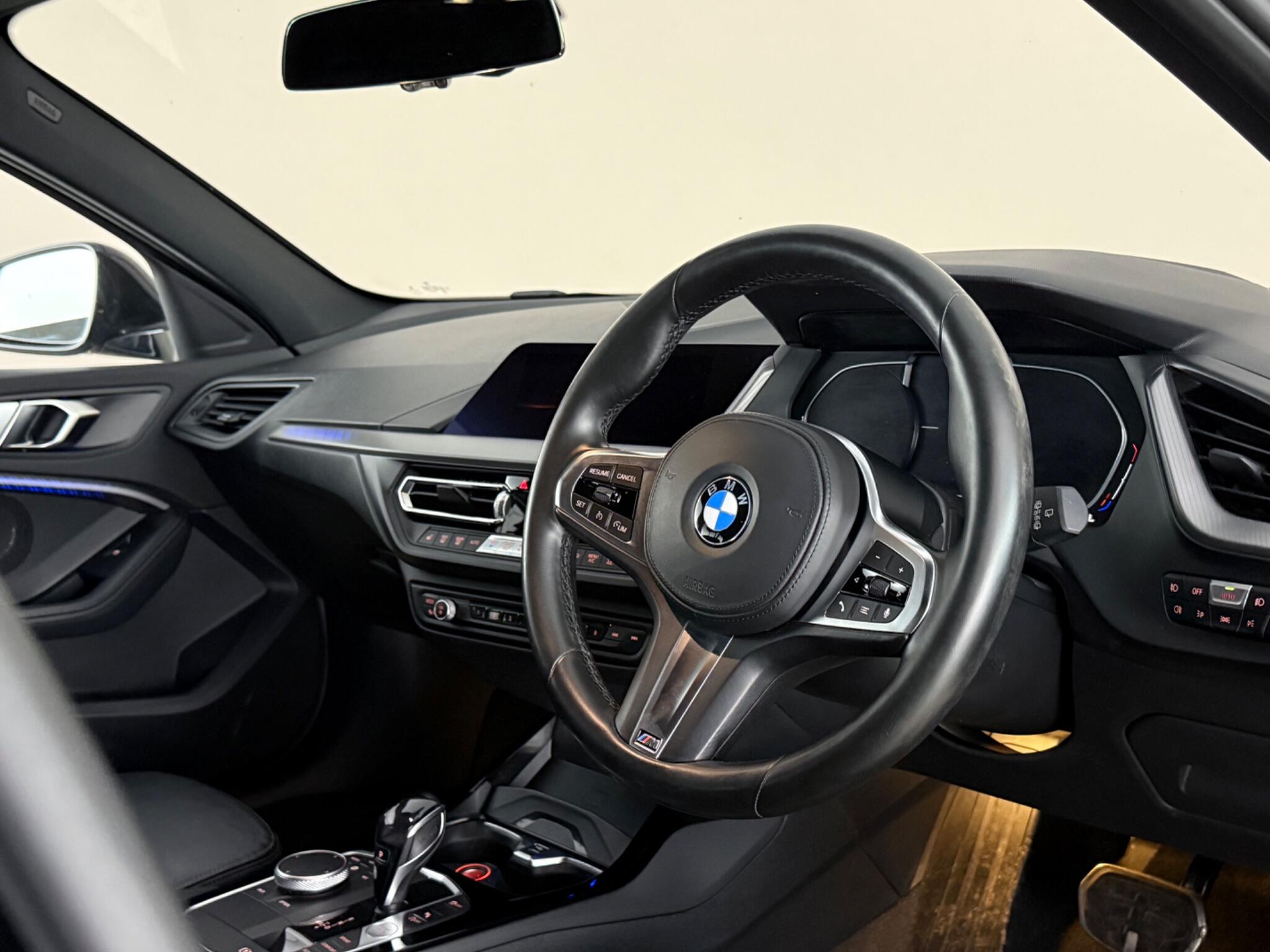 BMW 1 Series view 3