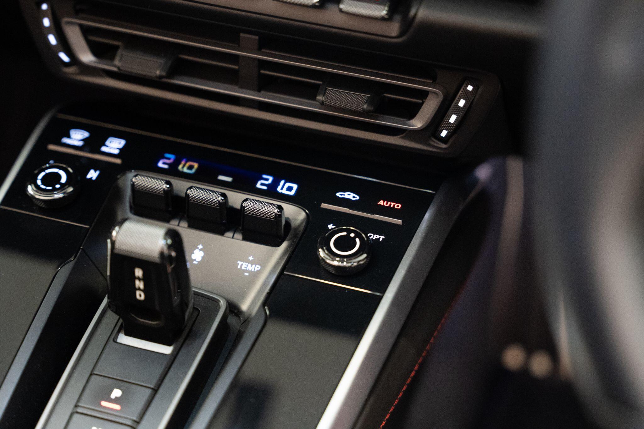 Porsche 911 view 37