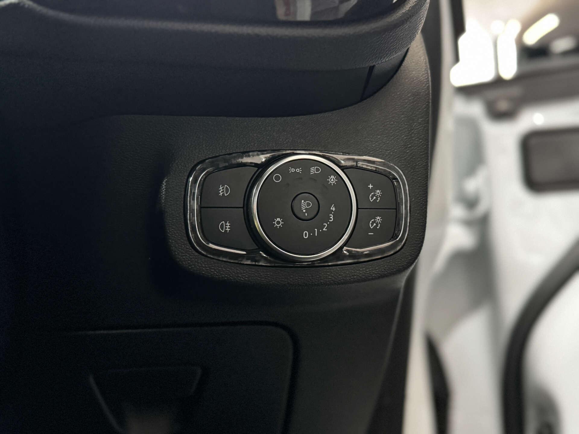 Ford Fiesta view 48