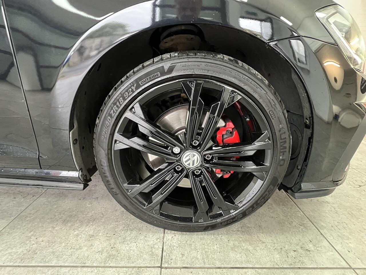 Volkswagen Golf view 23
