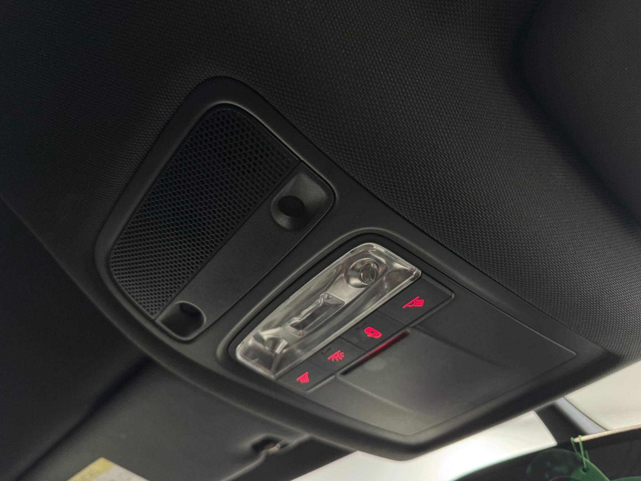 Audi Q3 view 28