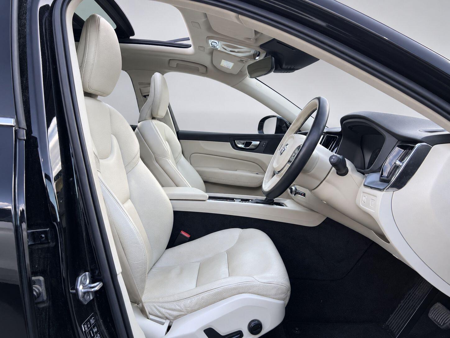 Volvo XC60 view 16