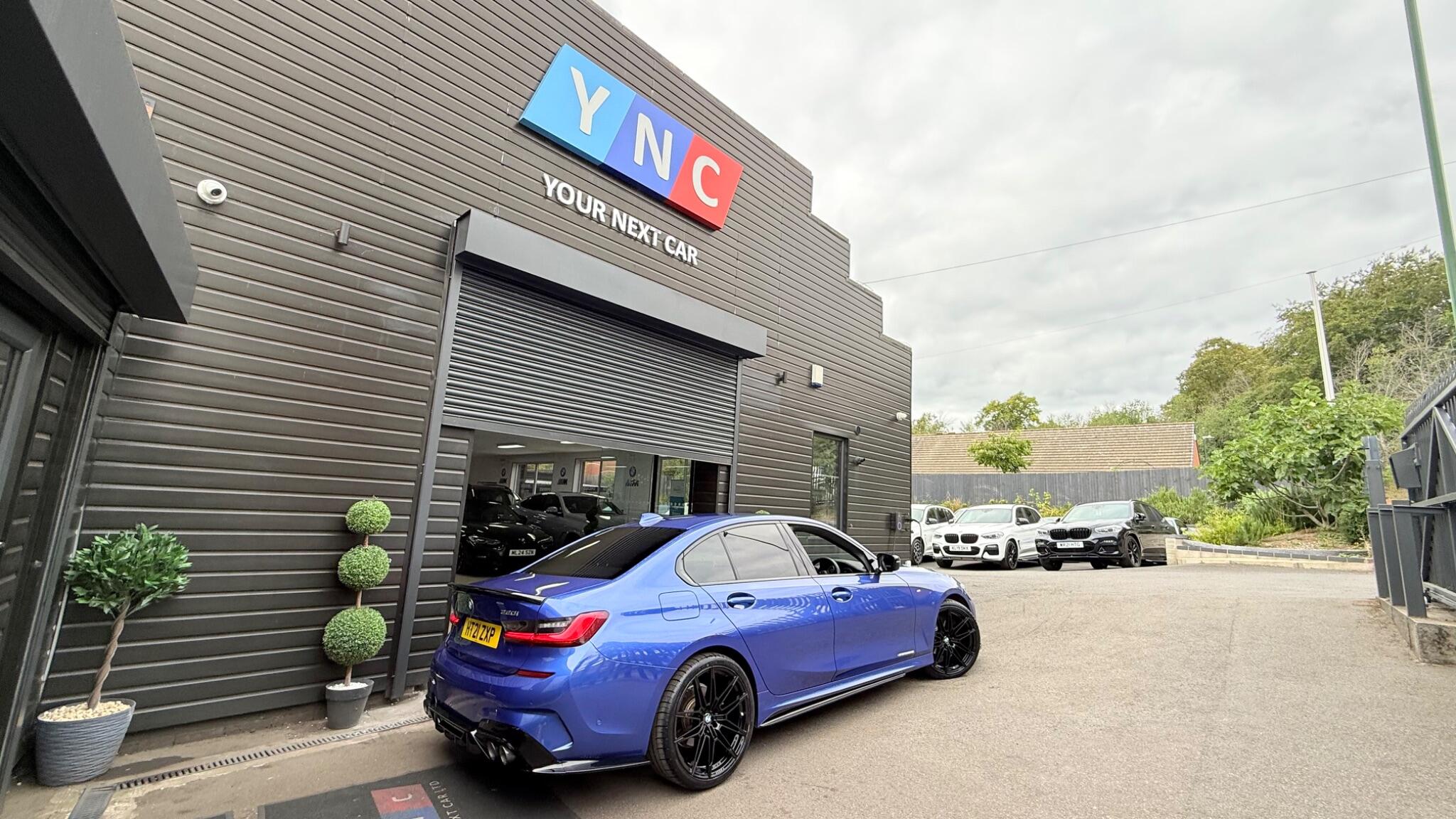 BMW 3 Series view 4