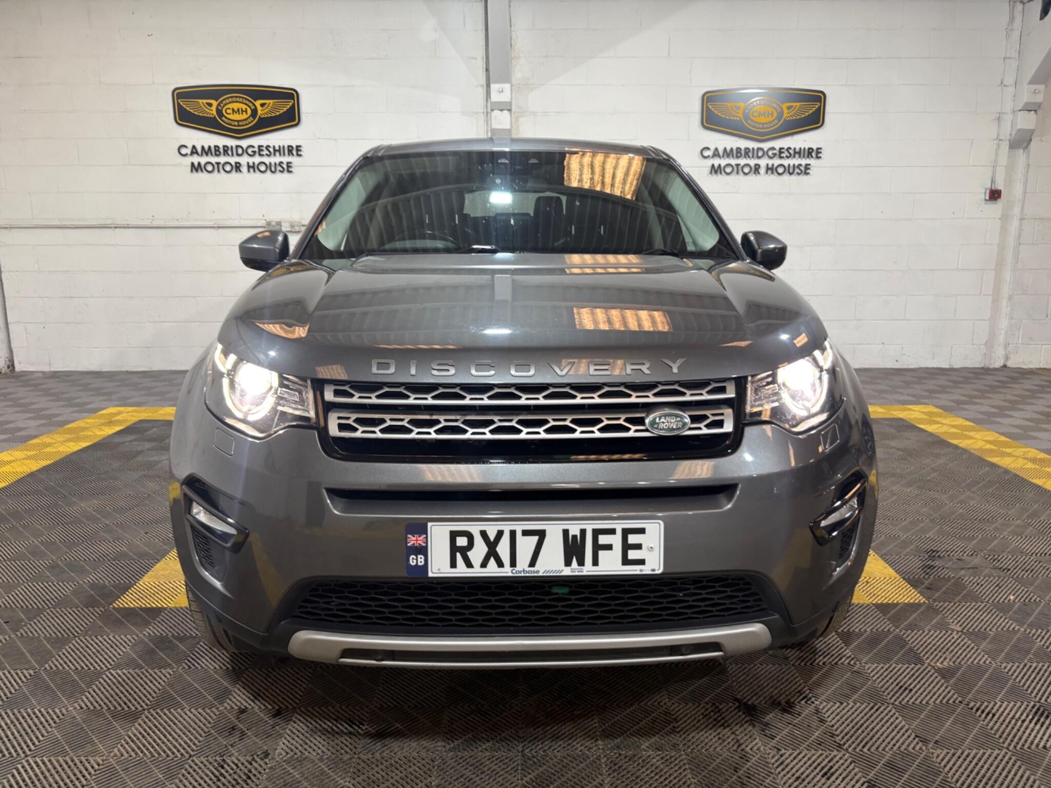 Land Rover Discovery Sport view 6